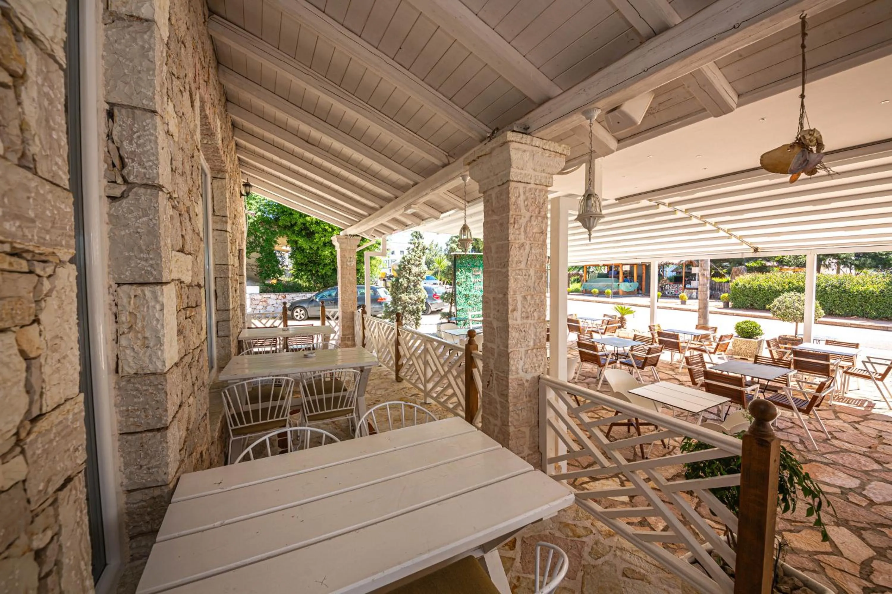 Restaurant/places to eat in Hotel Murati