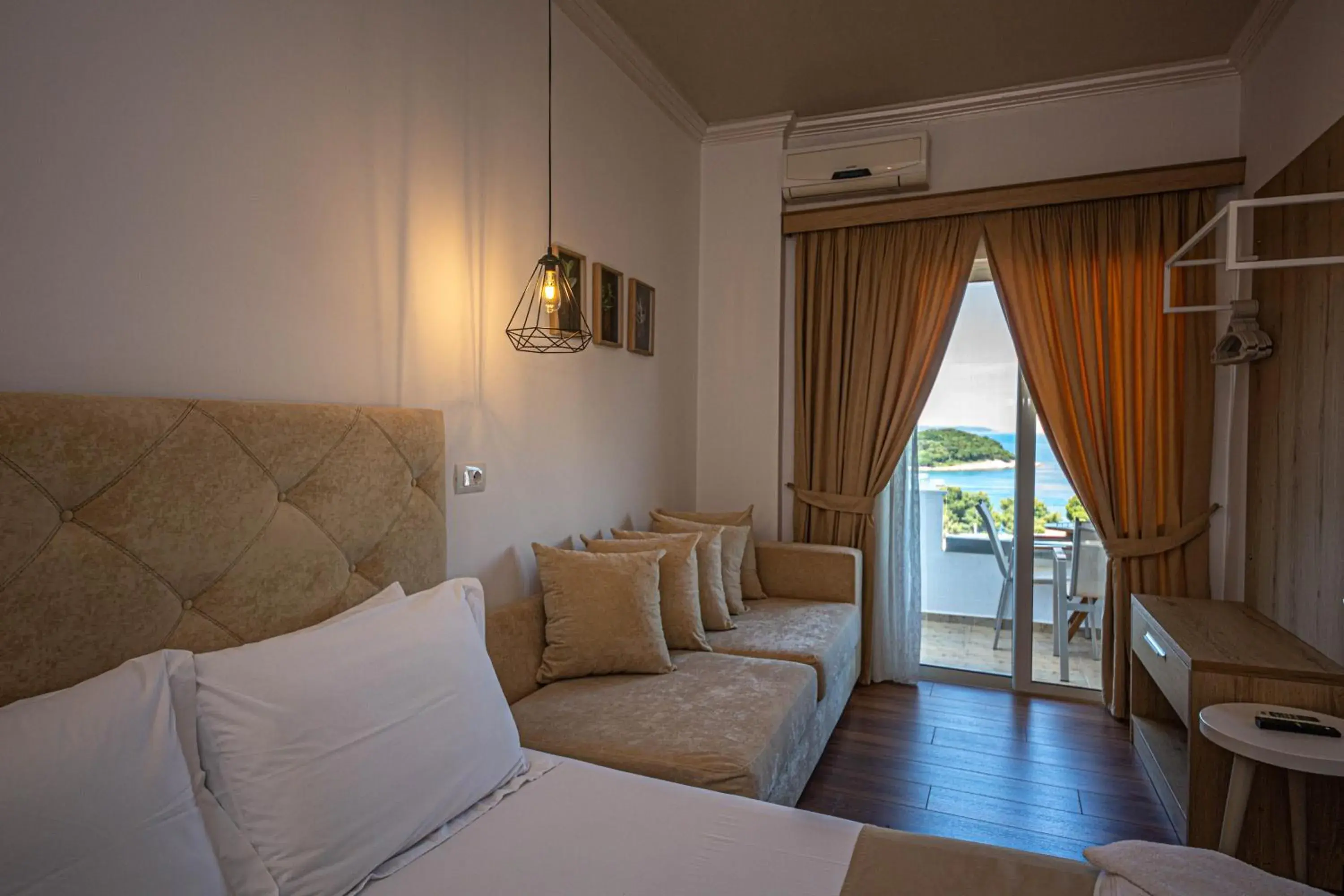 Superior Double Room with Balcony and Sea View in Hotel Murati Superior Double Room with Balcony and Sea View in Hotel Murati