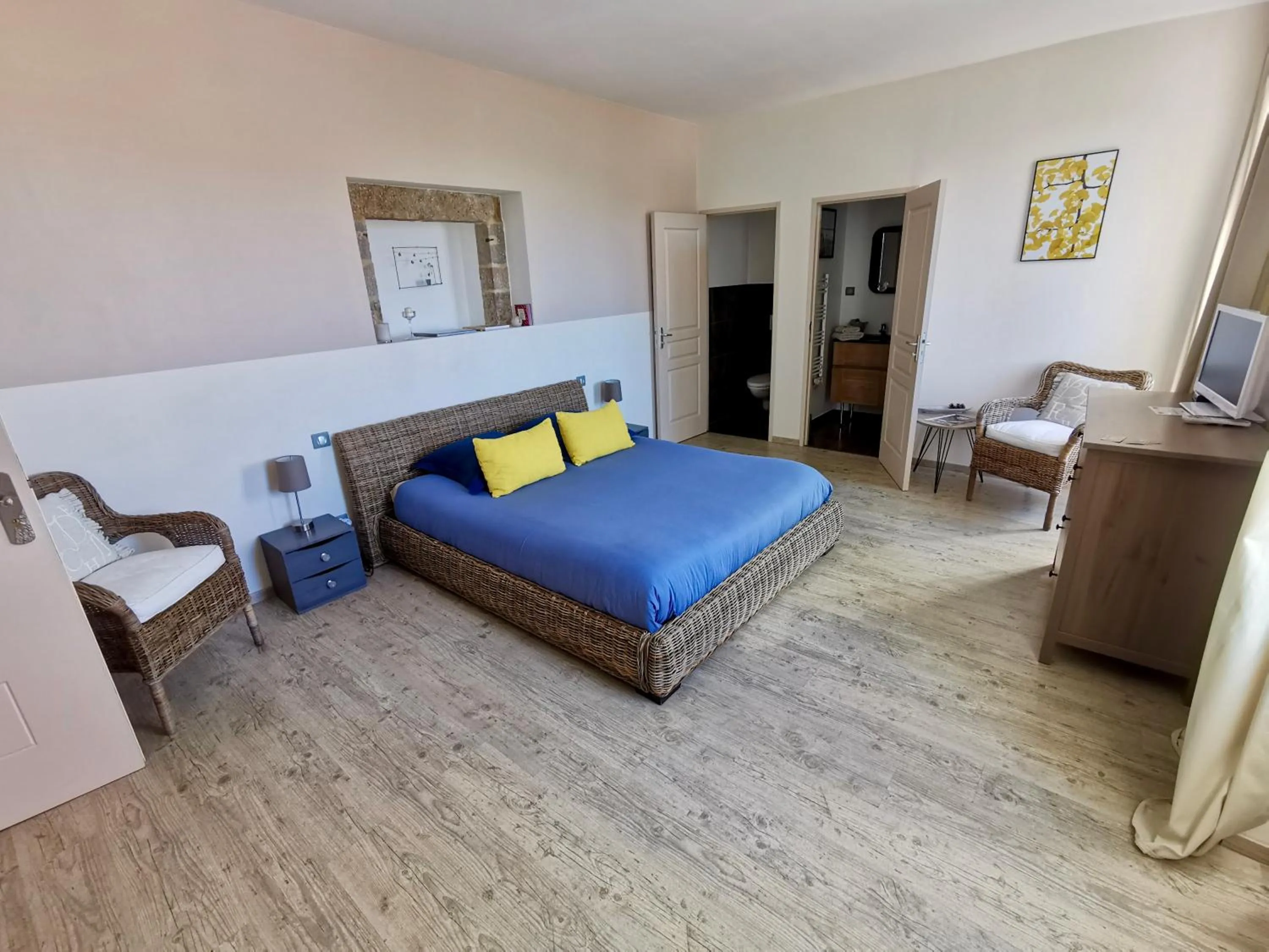 Photo of the whole room, Bed in Le Mas des Loges - Les Vans / Chambonas