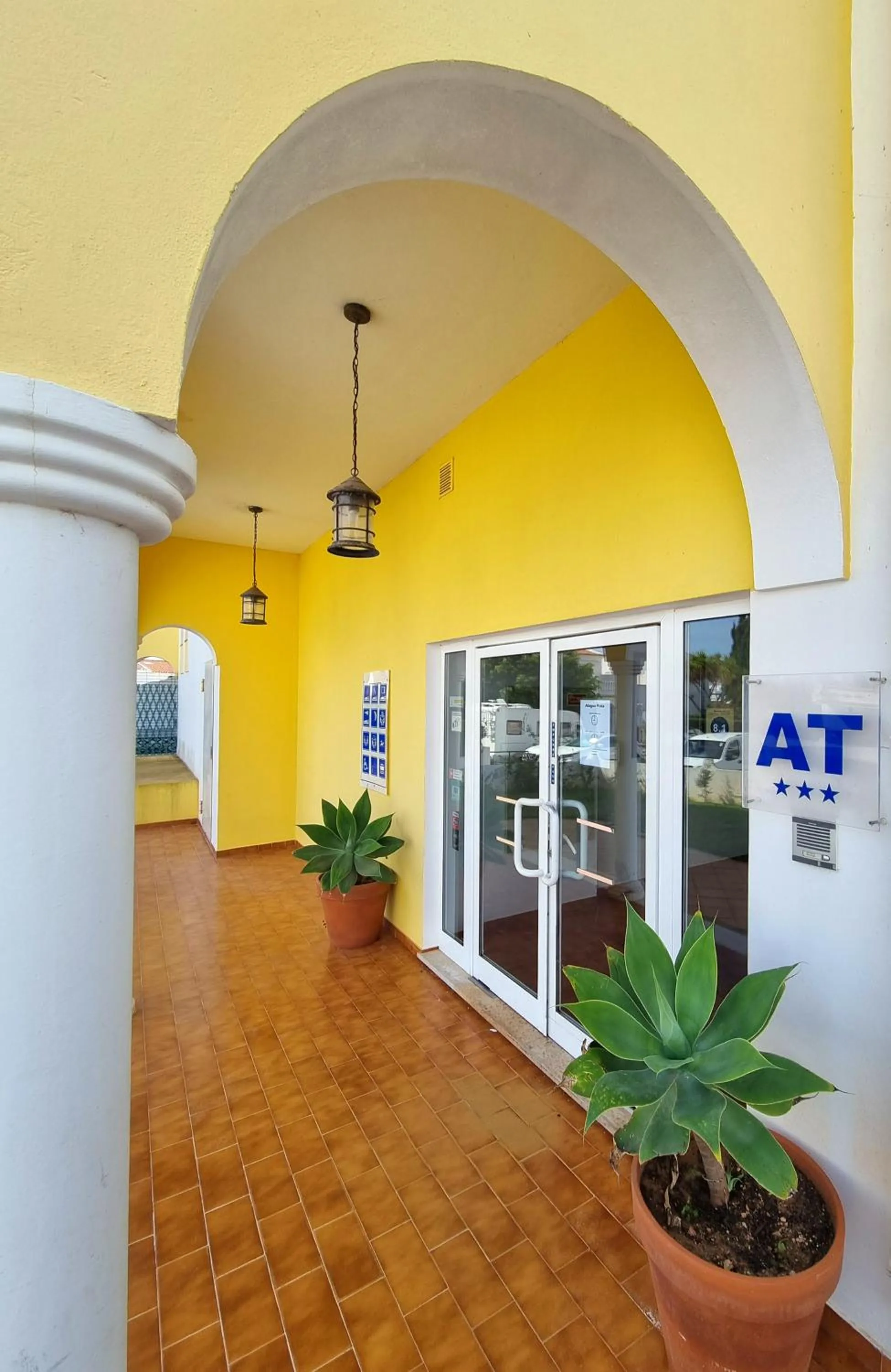 Facade/entrance in Apartamentos Turisticos Alagoa Praia