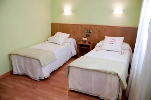 Double or Twin Room in Hostal Restaurante La Cepa Double or Twin Room in Hostal Restaurante La Cepa