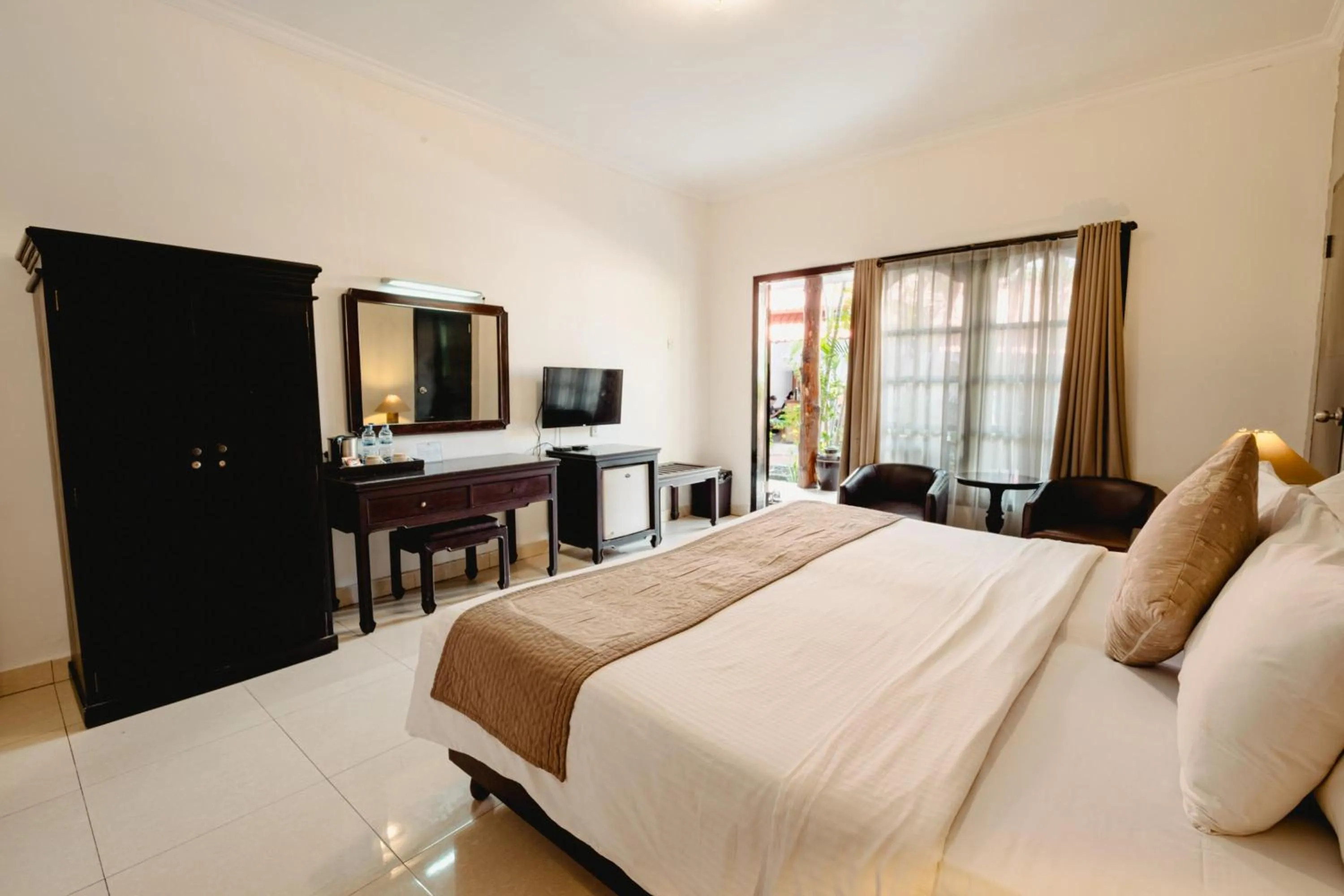 Bed in Sarinande Hotel