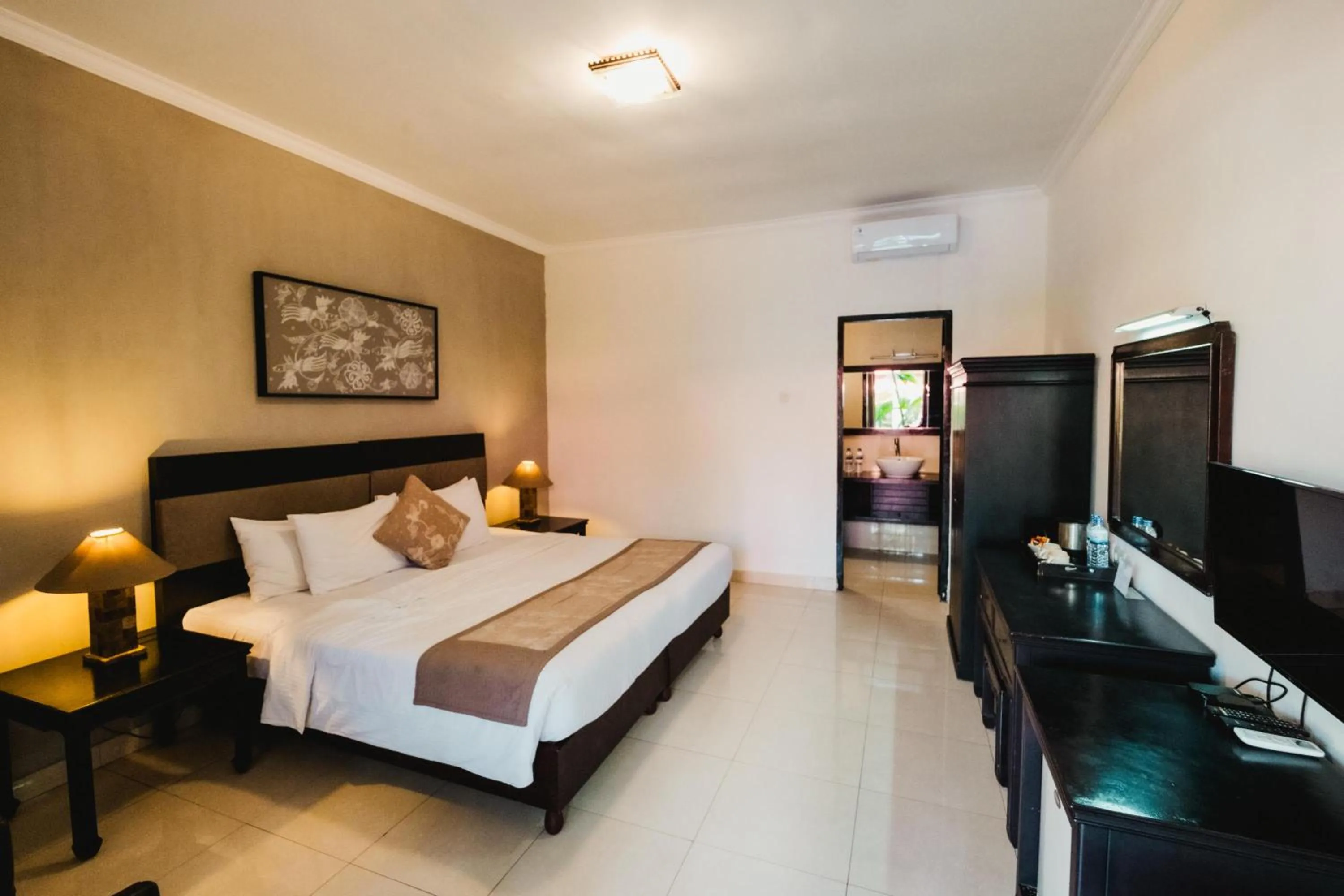 Bed in Sarinande Hotel