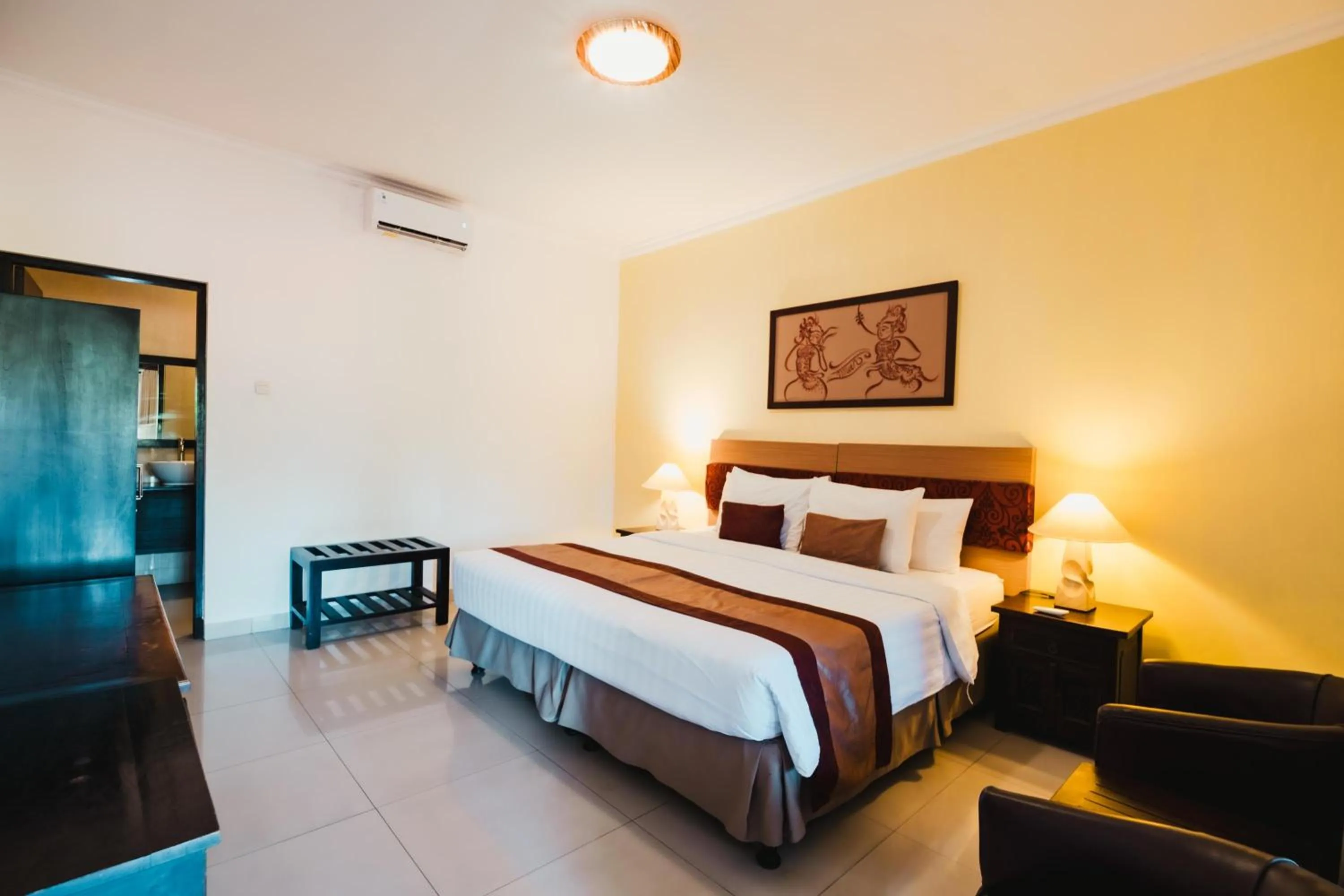 Bed in Sarinande Hotel