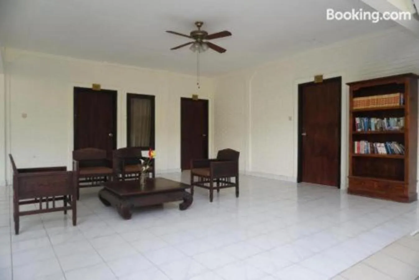 Seating area in Sarinande Hotel