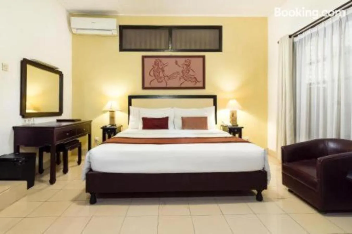 Photo of the whole room, Bed in Sarinande Hotel