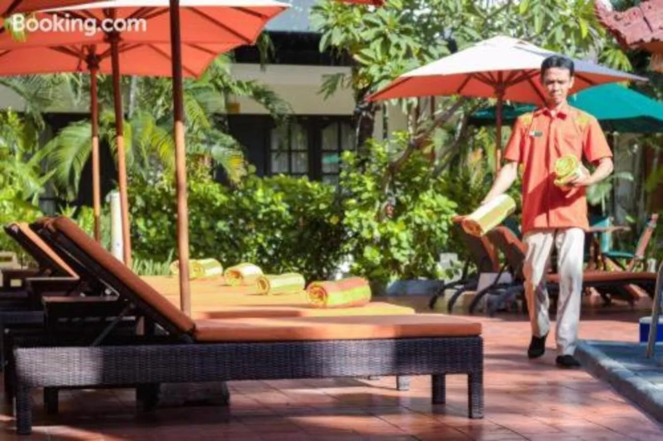 Swimming pool in Sarinande Hotel