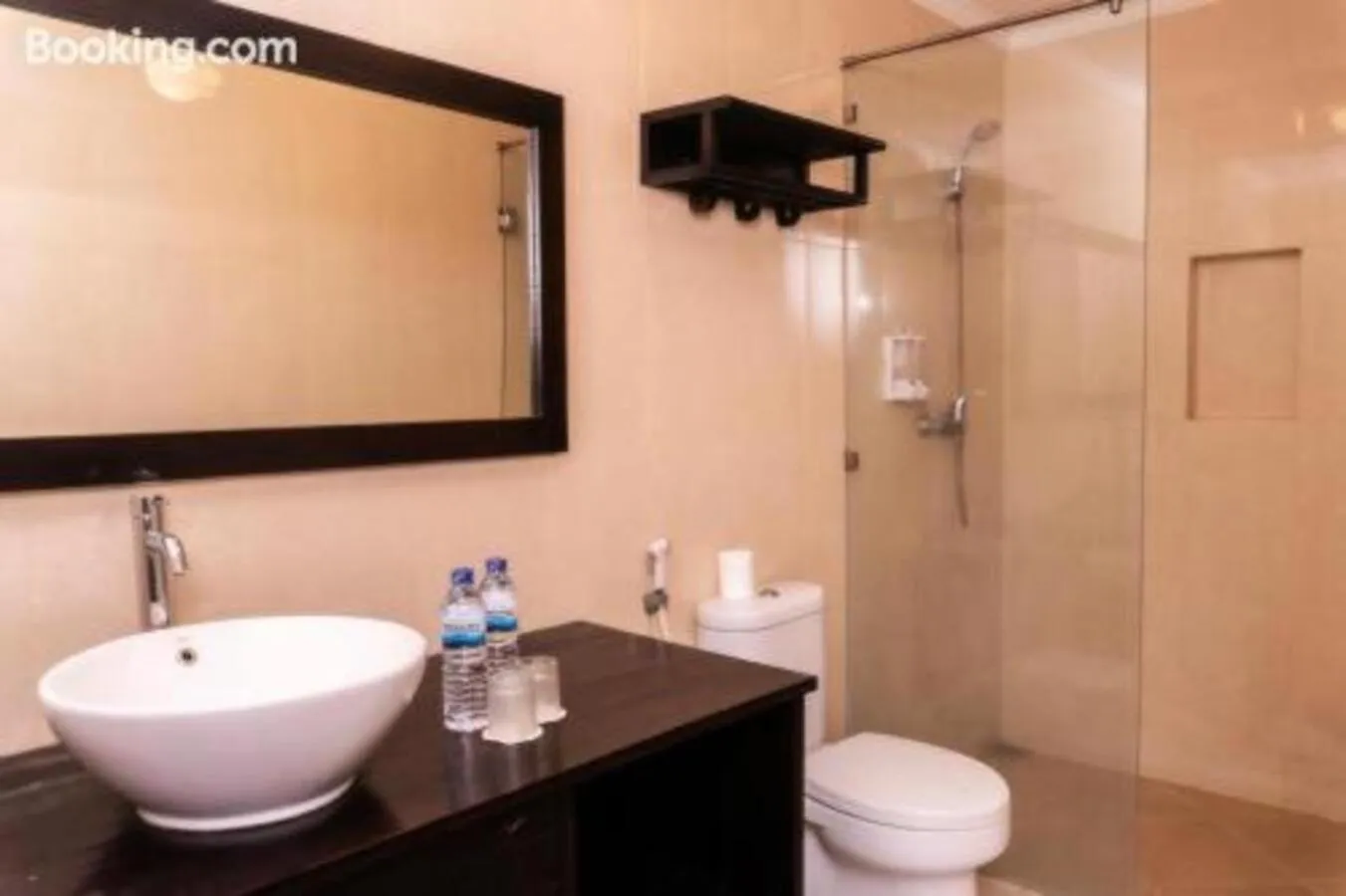 Shower in Sarinande Hotel