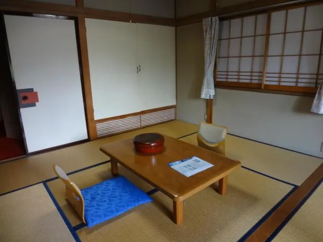 Seating area in Ryokan Fujitomita