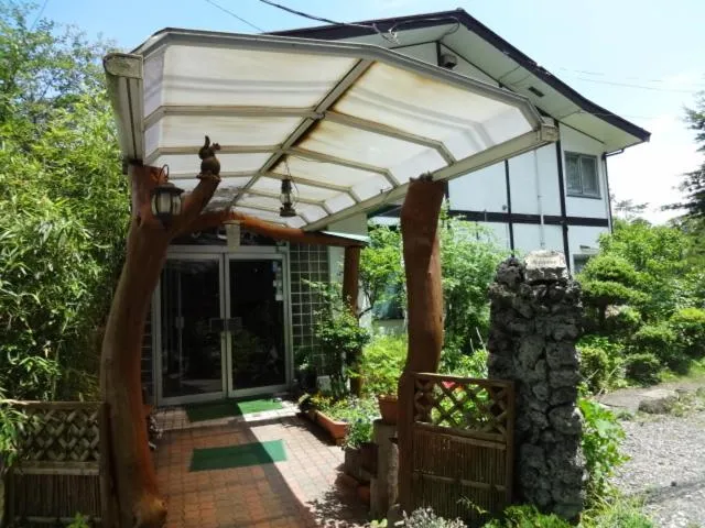 Facade/entrance in Ryokan Fujitomita