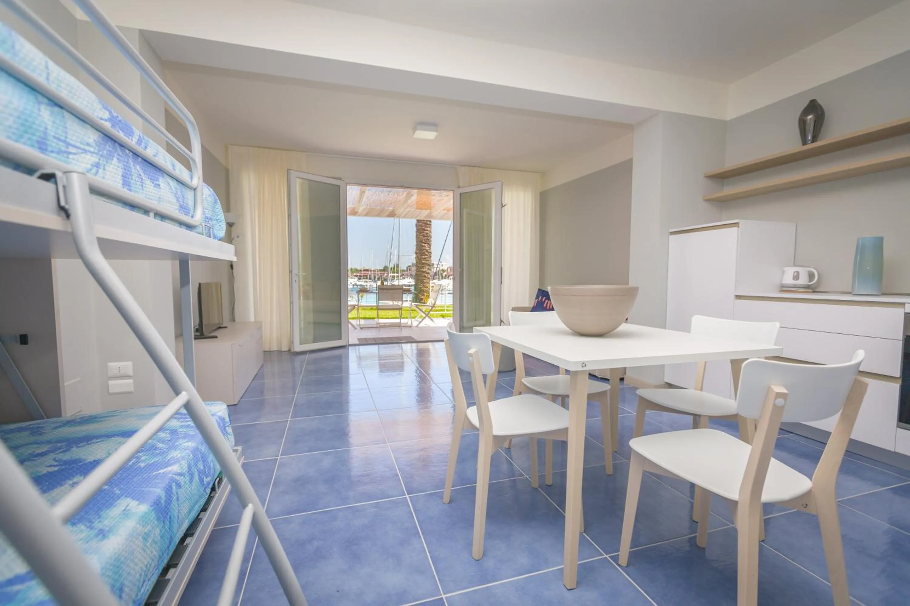 bunk bed in Residence Delfino, Portorosa