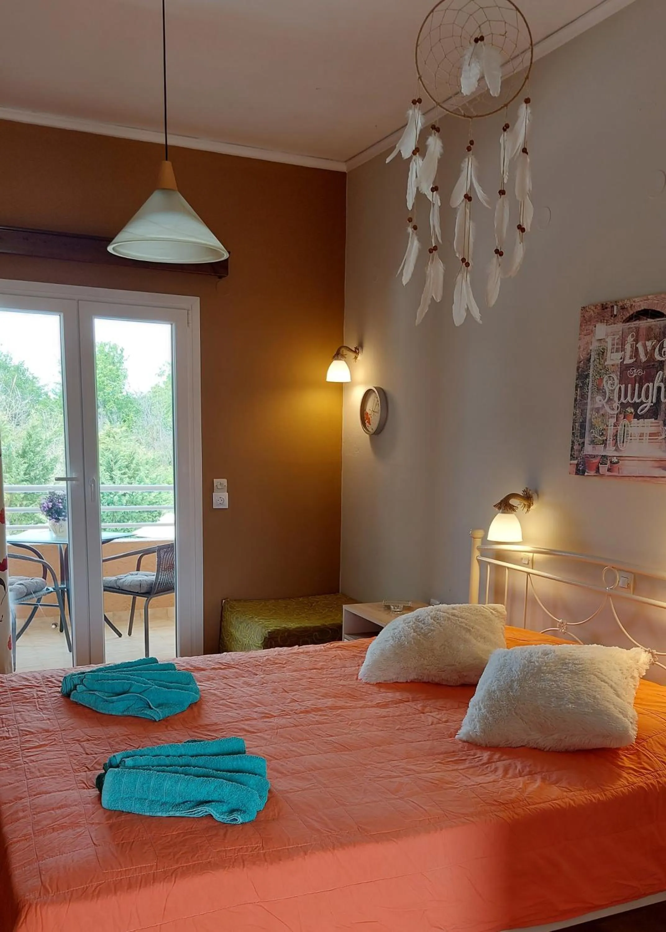 Photo of the whole room, Bed in Sausan Hotel