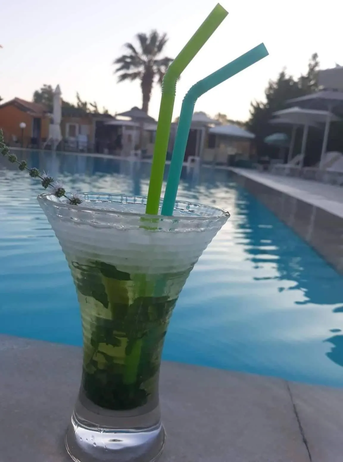 Swimming pool in Sausan Hotel