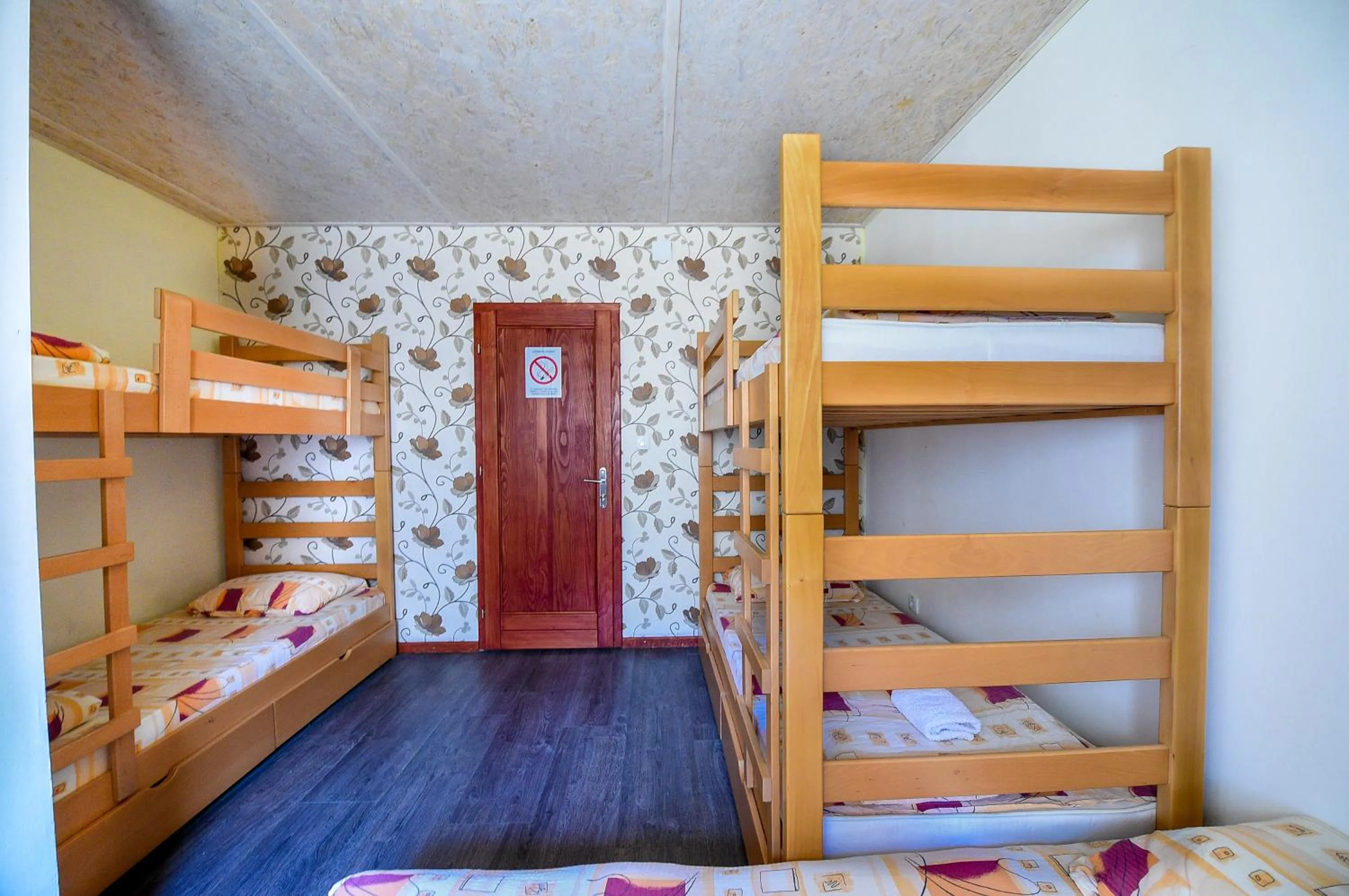 Decorative detail, Bed in San Art Floating Hostel & Apartments