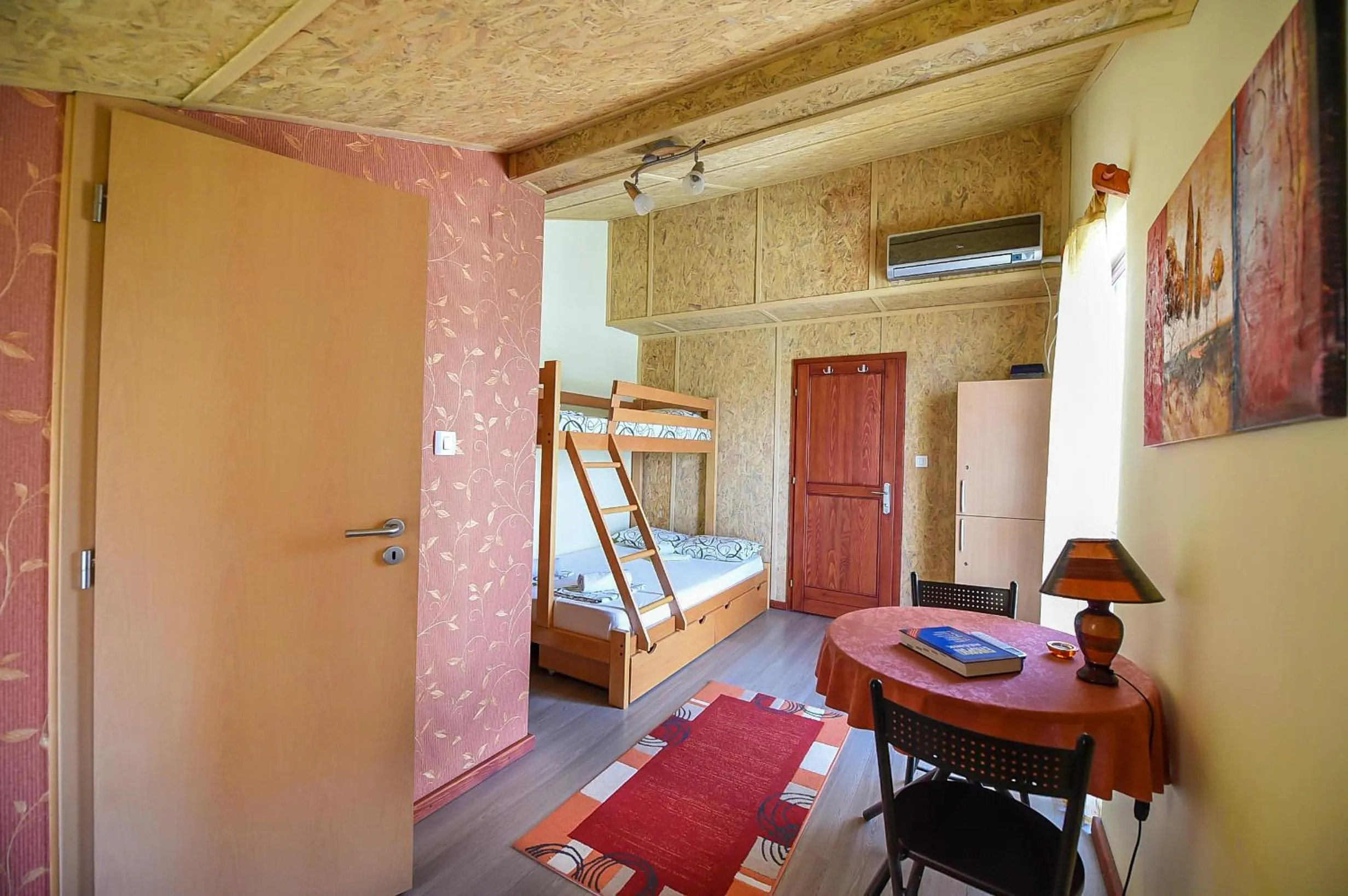 Bed in San Art Floating Hostel & Apartments