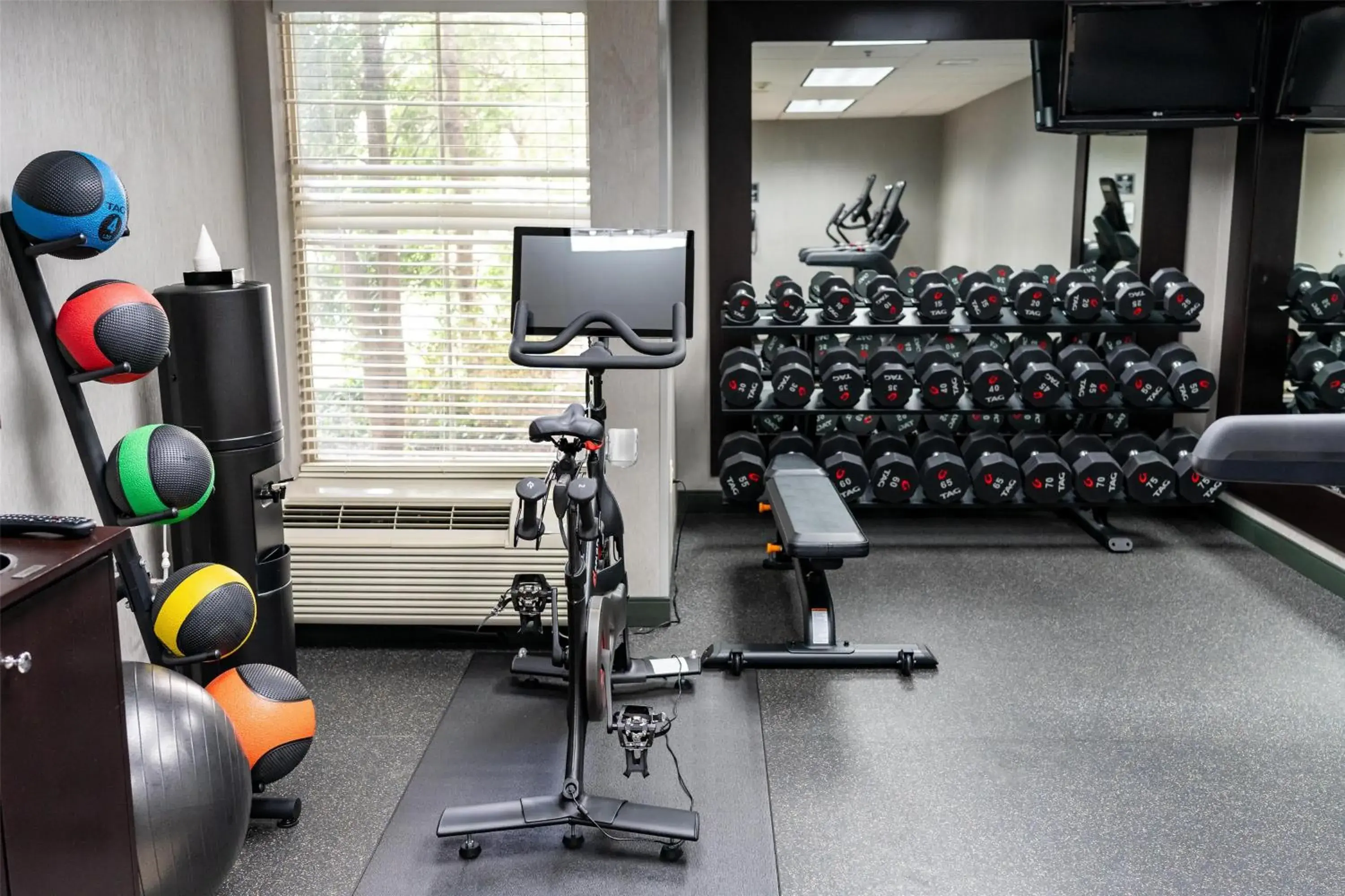 Fitness centre/facilities in Hampton Inn & Suites Leesburg Fitness centre/facilities in Hampton Inn & Suites Leesburg