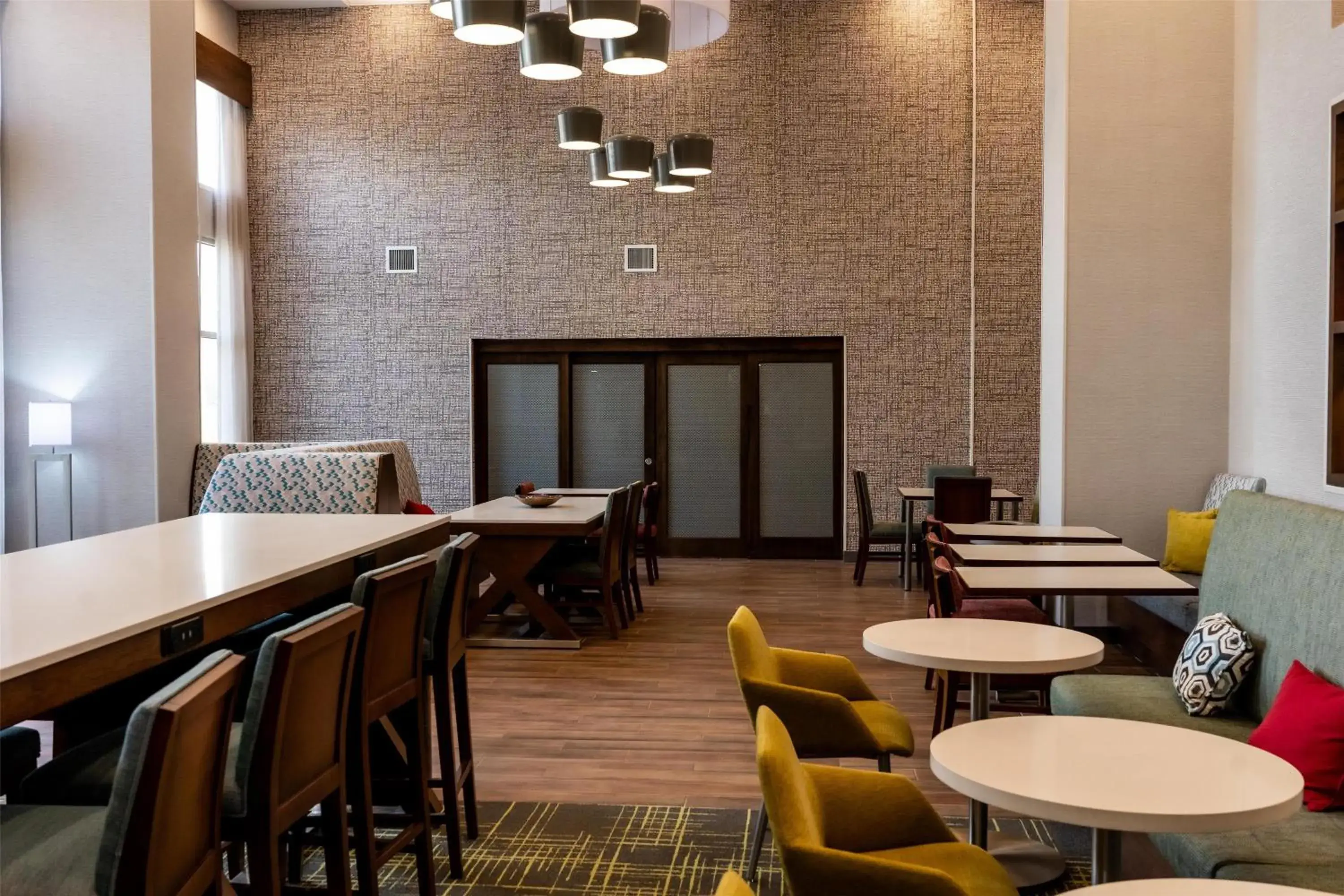 Breakfast in Hampton Inn & Suites Leesburg Breakfast in Hampton Inn & Suites Leesburg