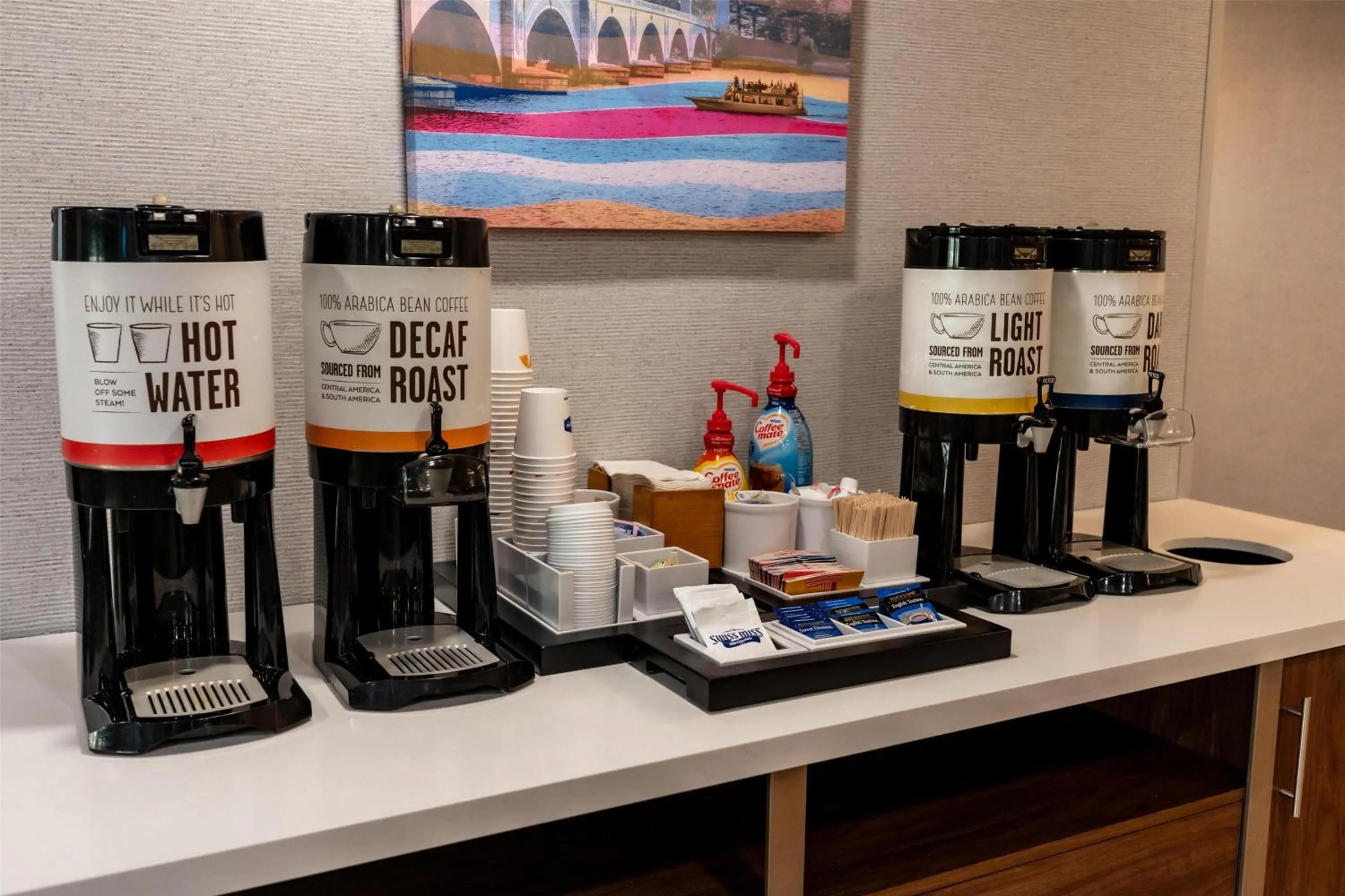 Dining area in Hampton Inn & Suites Leesburg