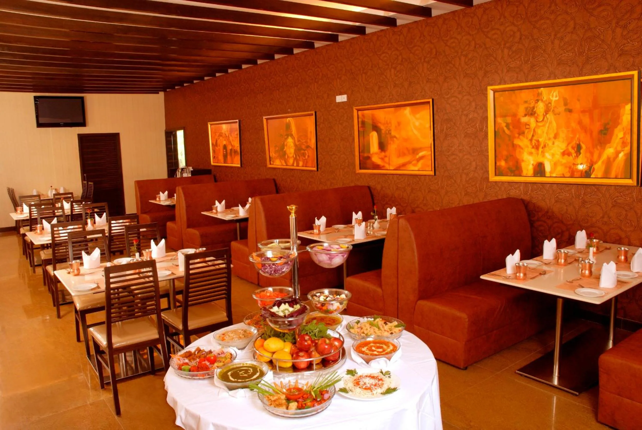Restaurant/places to eat in Arpanaa Hotel