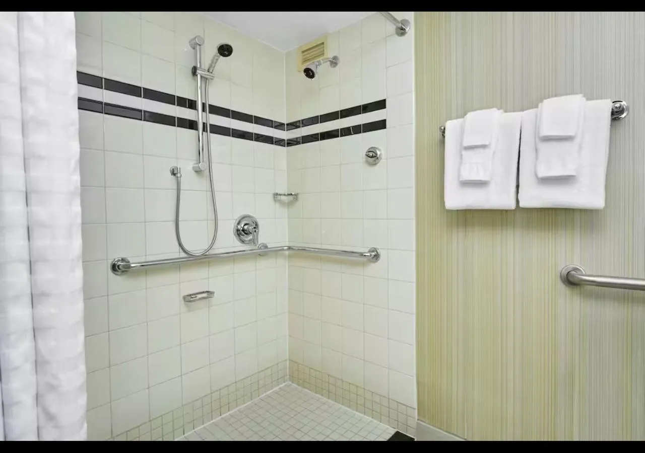 Shower in Hilton Newark Airport