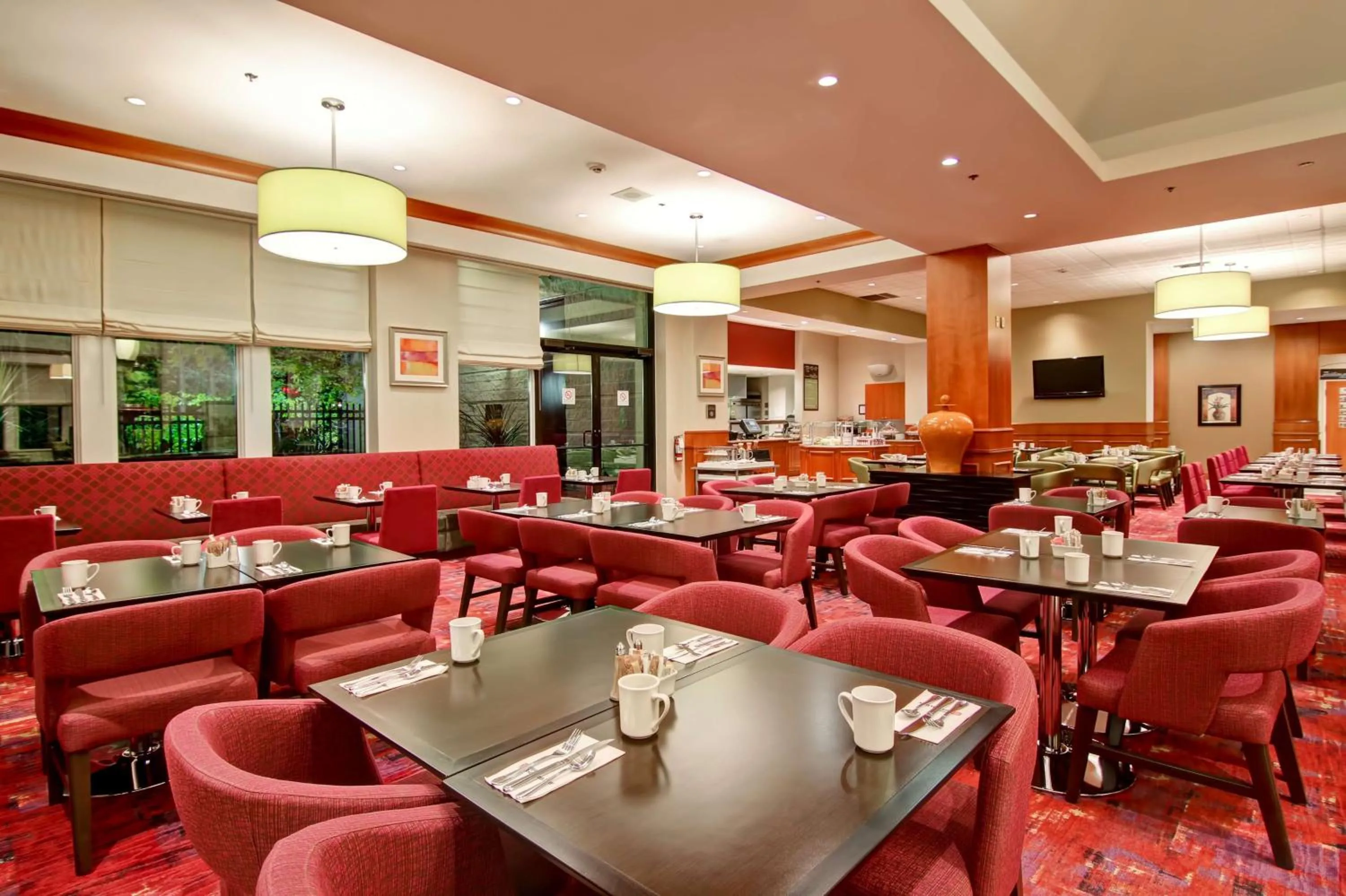 Restaurant/places to eat in Hilton Garden Inn Toronto/Markham