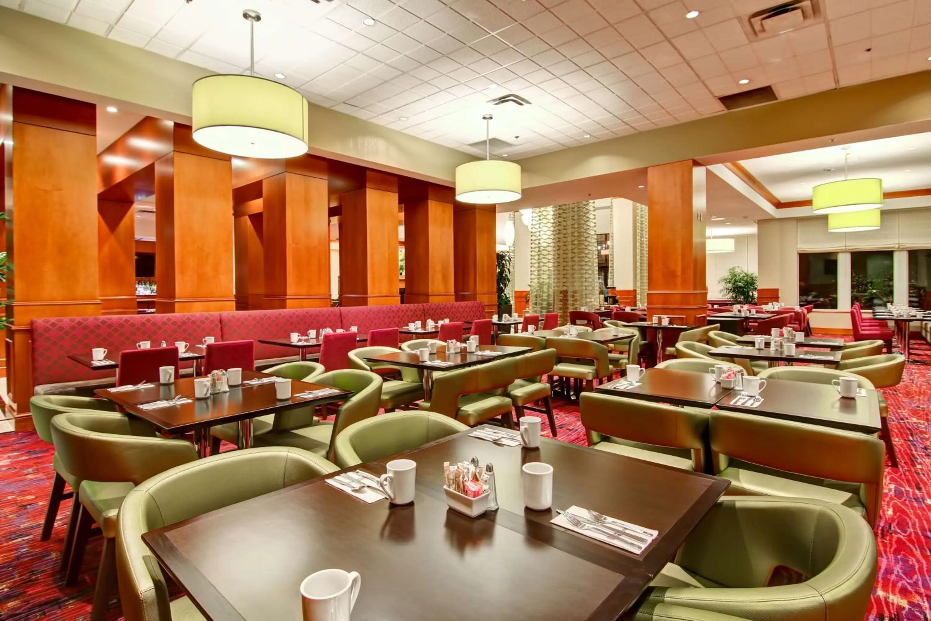 Restaurant/places to eat in Hilton Garden Inn Toronto/Markham