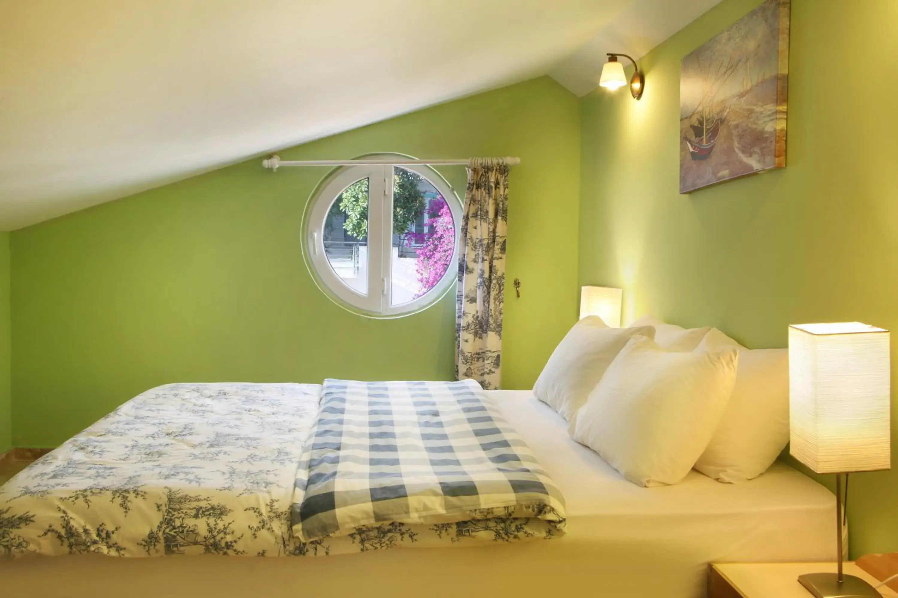 Bedroom, Bed in Saylam Suites Bedroom, Bed in Saylam Suites