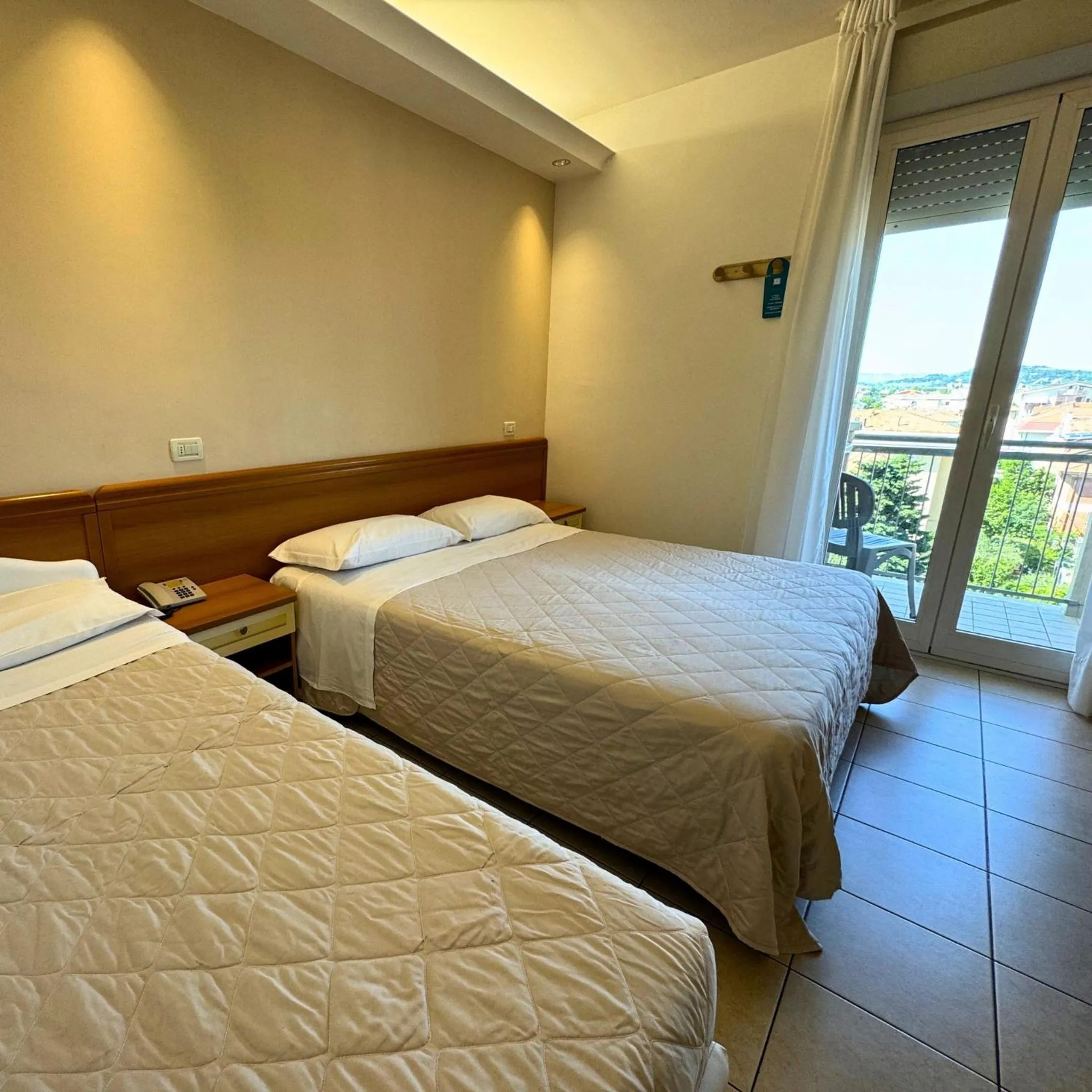 Photo of the whole room, Bed in Hotel Apogeo - Breakfast Experience