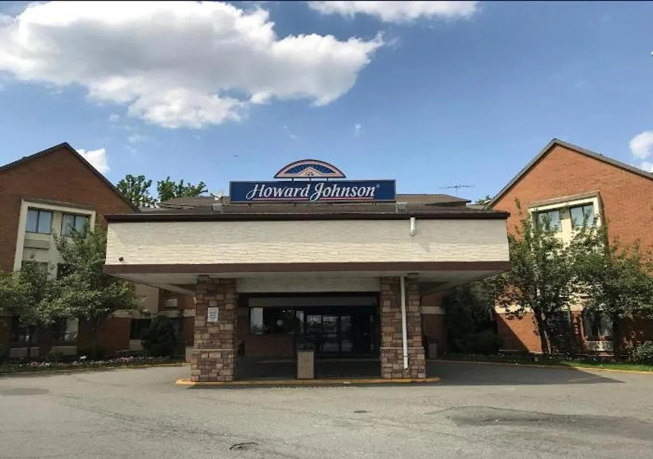 Property building in Howard Johnson by Wyndham Newark Airport