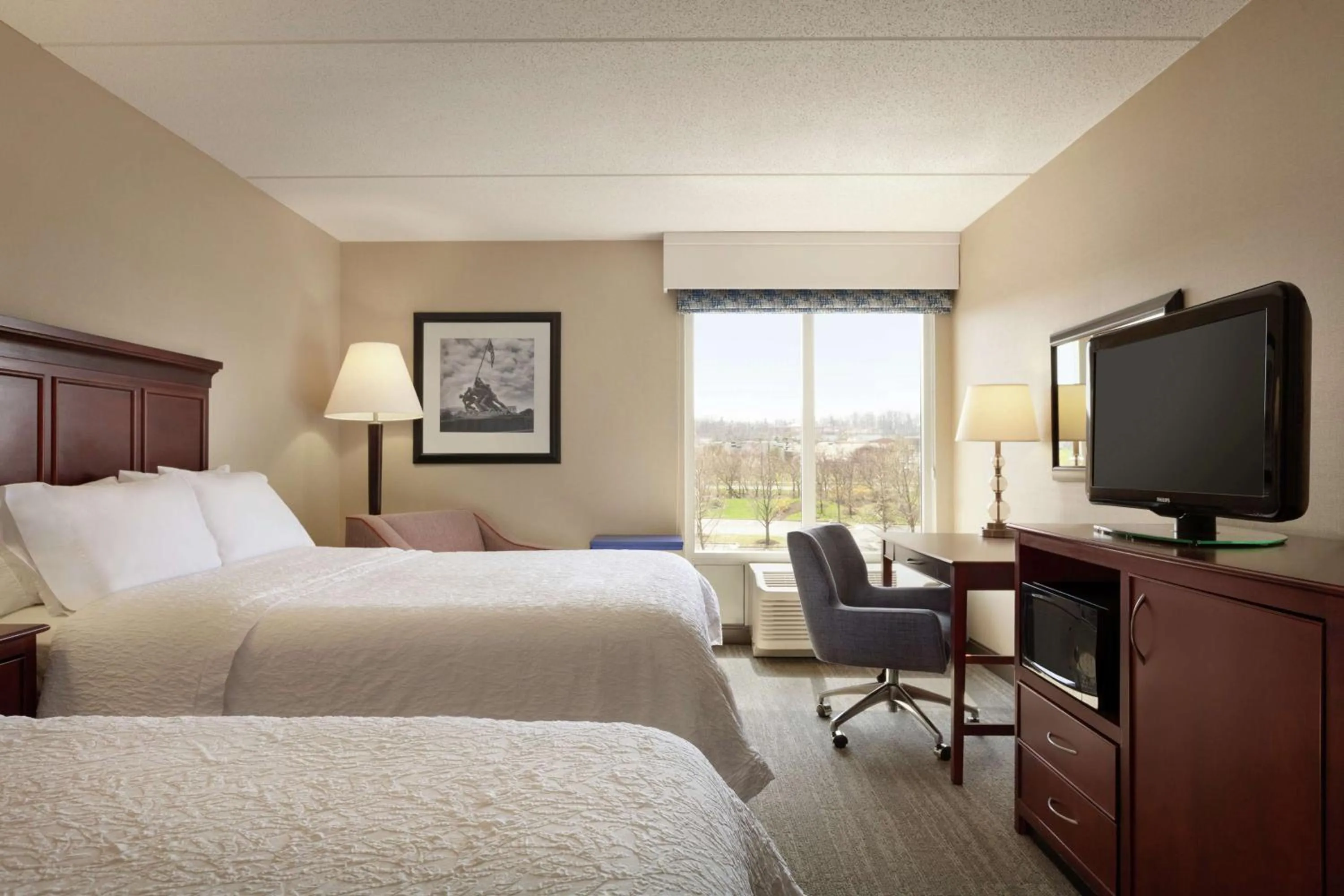 Bedroom, Bed in Hampton Inn Dulles/Cascades