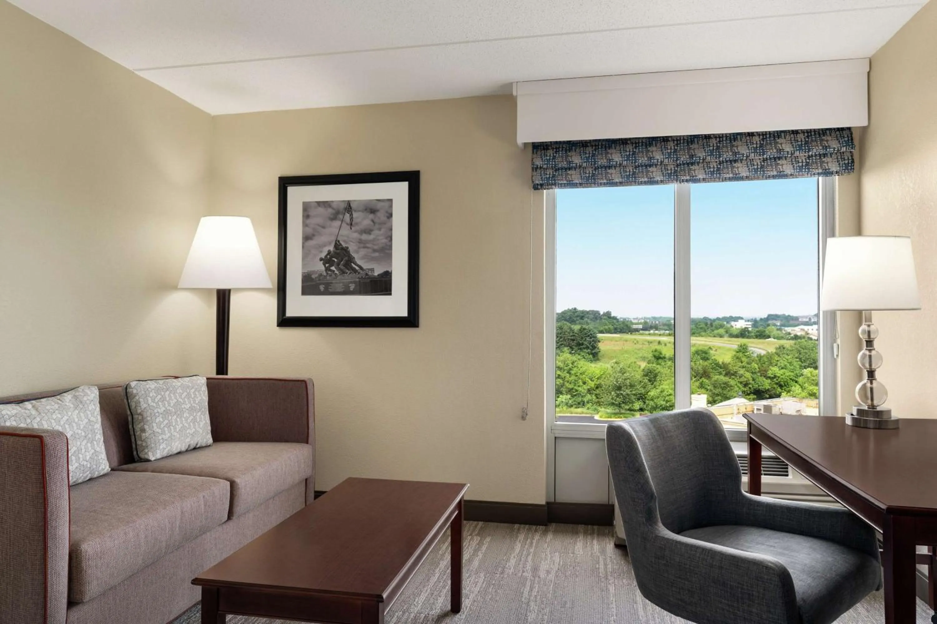 Living room in Hampton Inn Dulles/Cascades