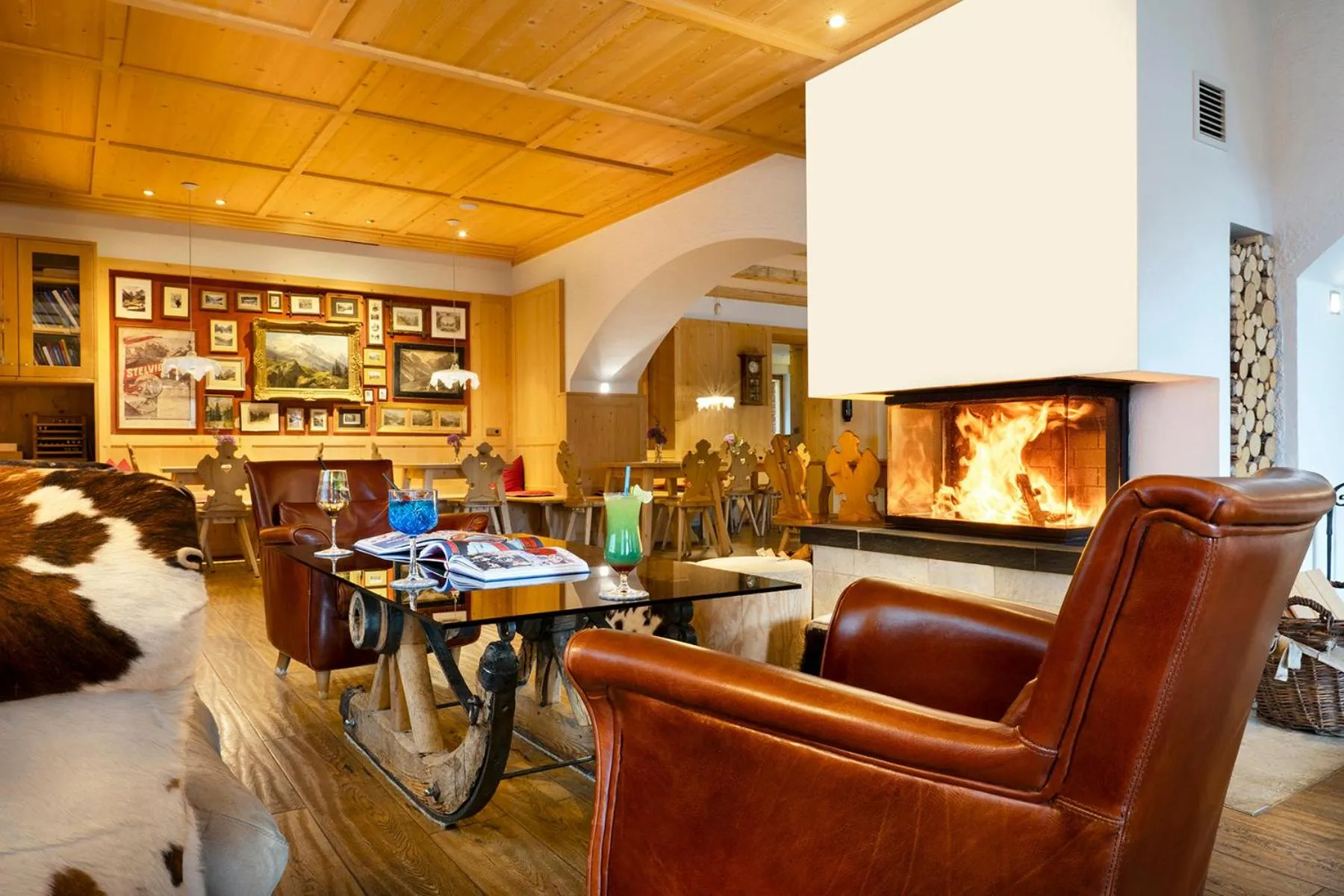 Communal lounge/ TV room in Hotel Bella Vista