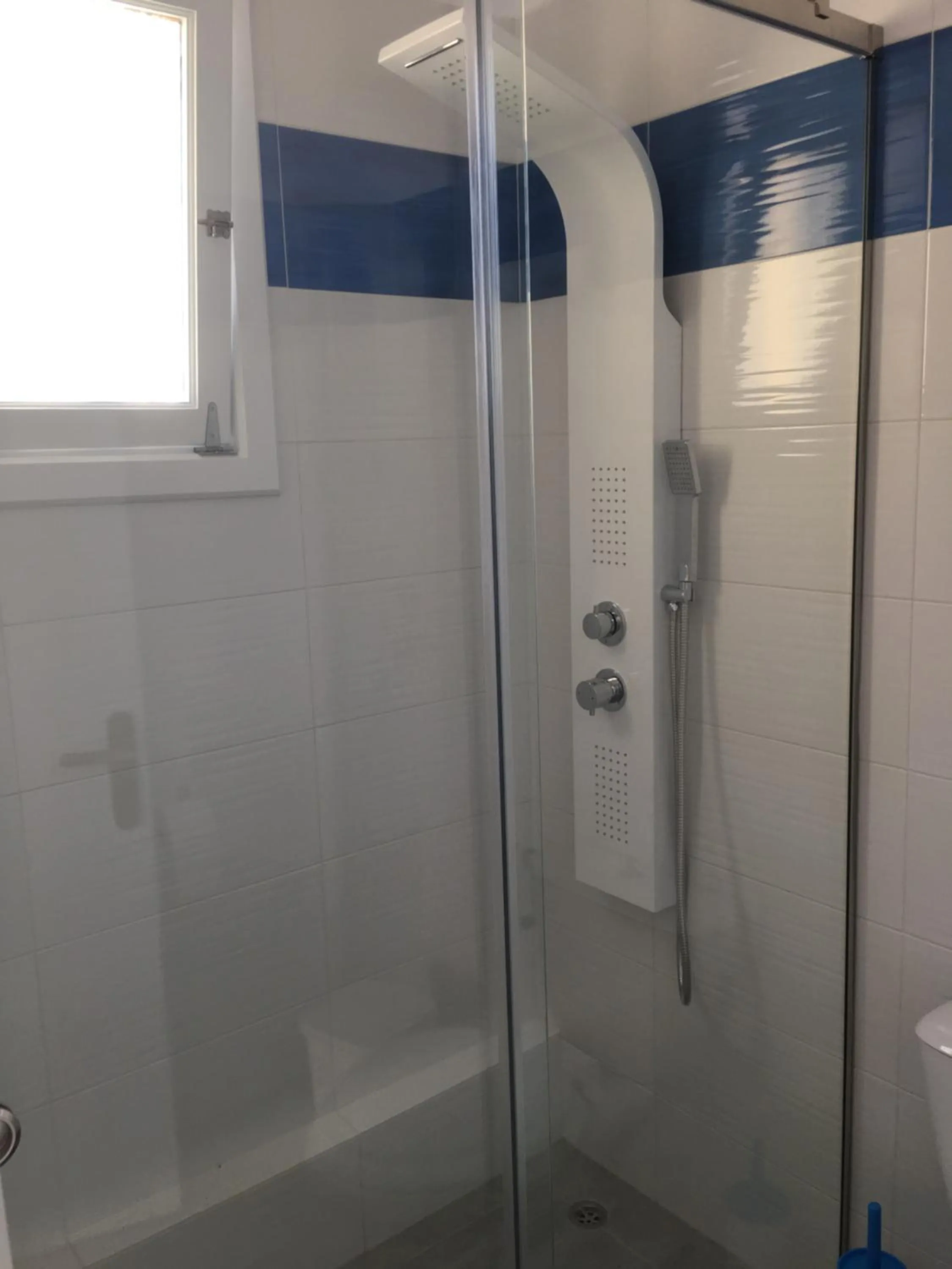 Shower in Limnionas Bay Village Hotel