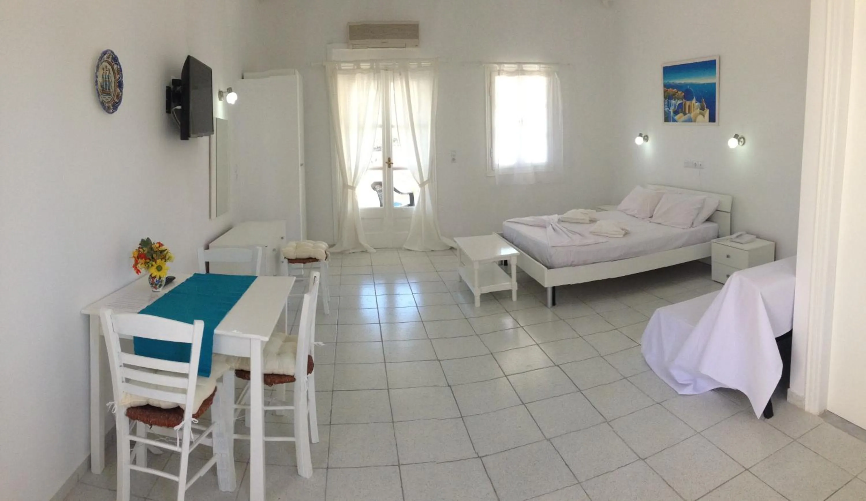 Shower, Bed in Limnionas Bay Village Hotel