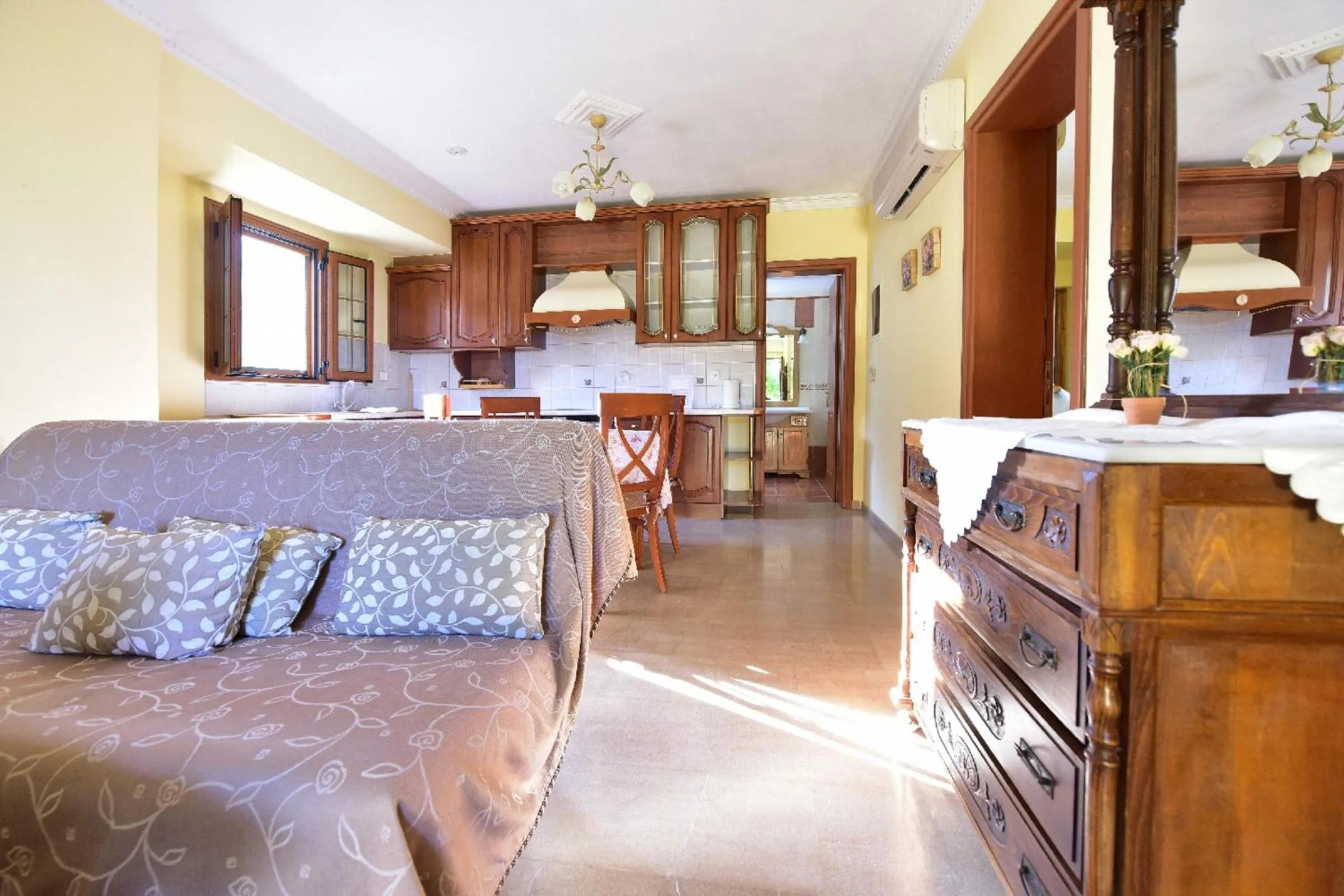 TV and multimedia, Bed in Limnionas Bay Village Hotel