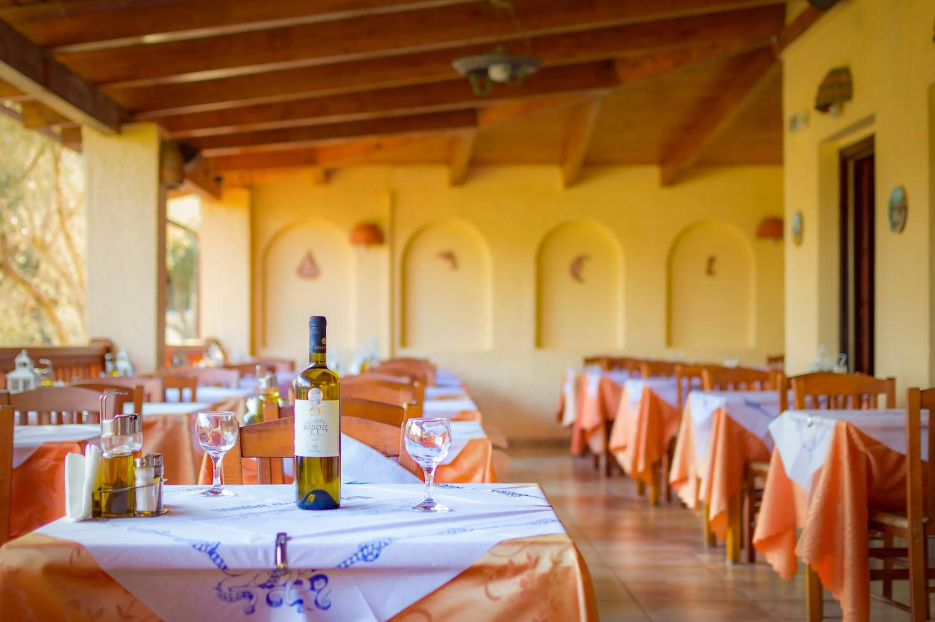 Restaurant/places to eat in Limnionas Bay Village Hotel