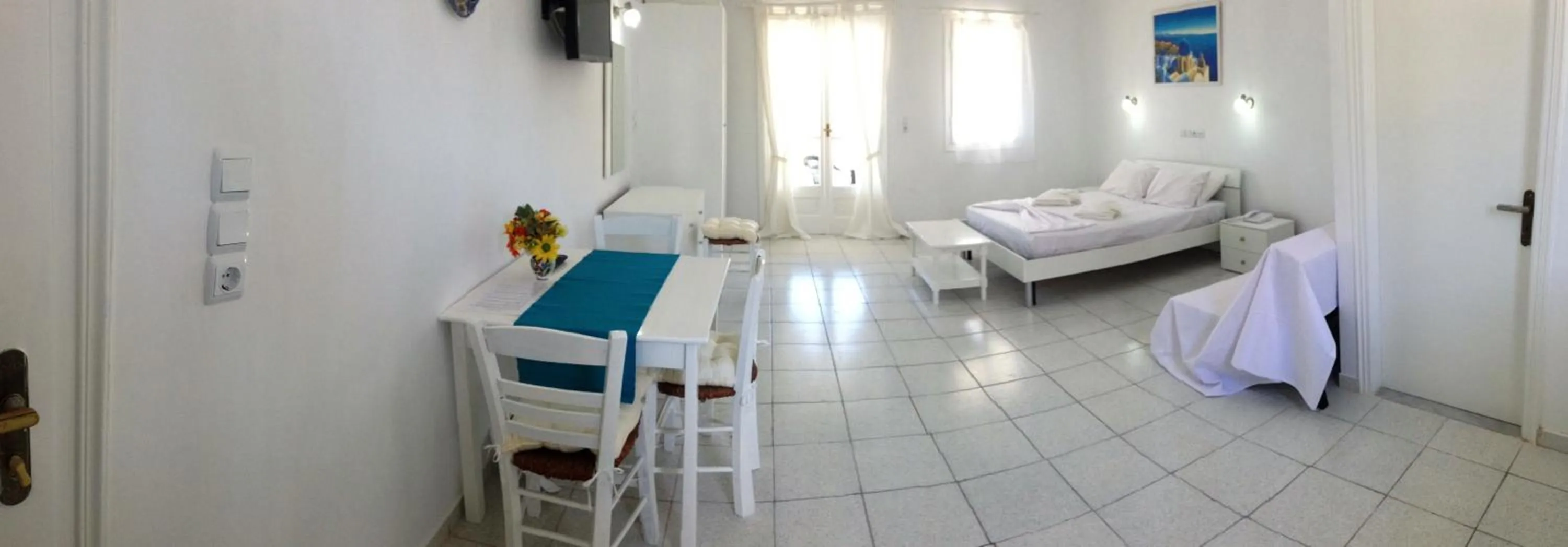 TV and multimedia, Bed in Limnionas Bay Village Hotel