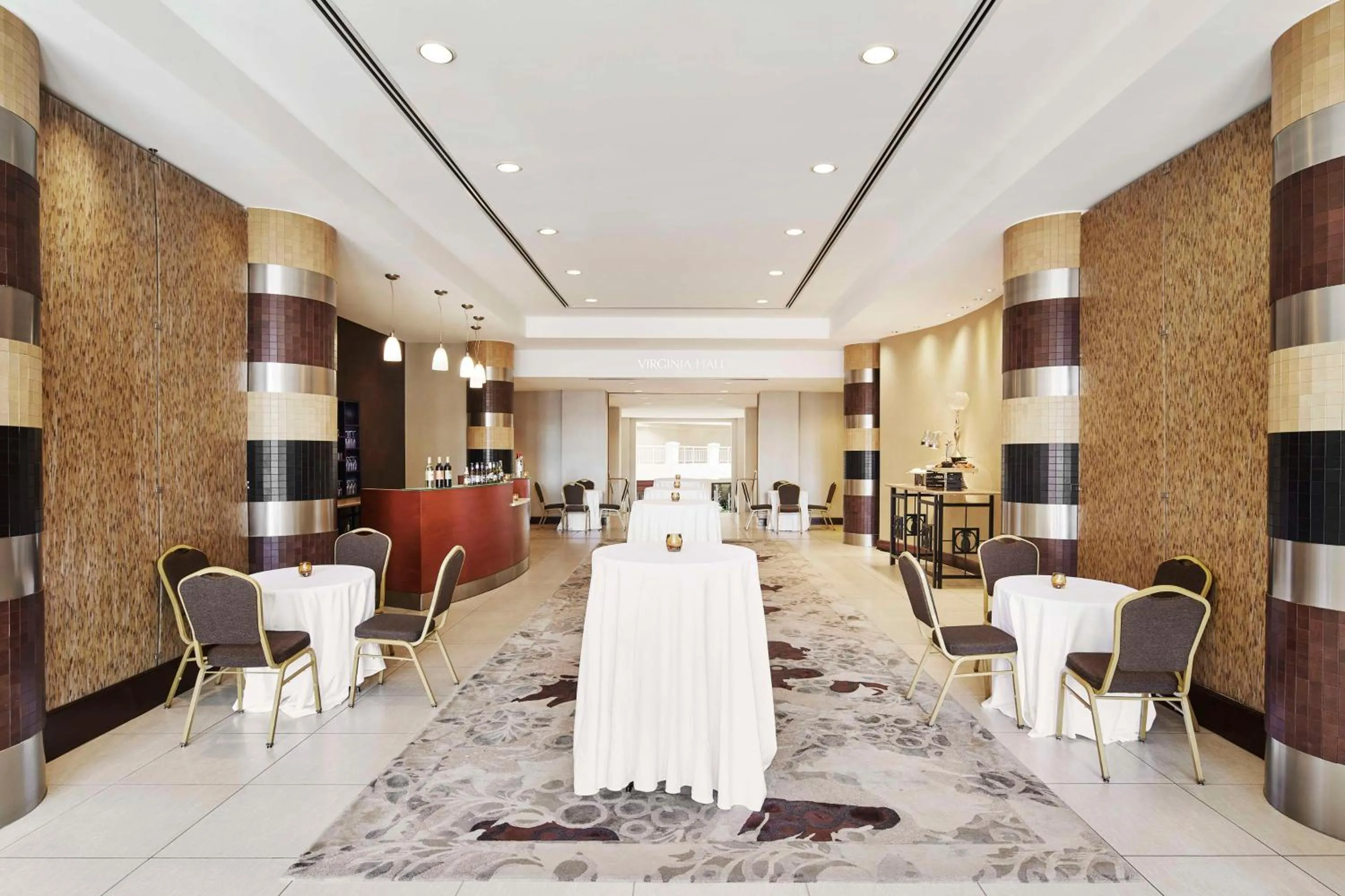 Meeting/conference room in Embassy Suites by Hilton Alexandria Old Town