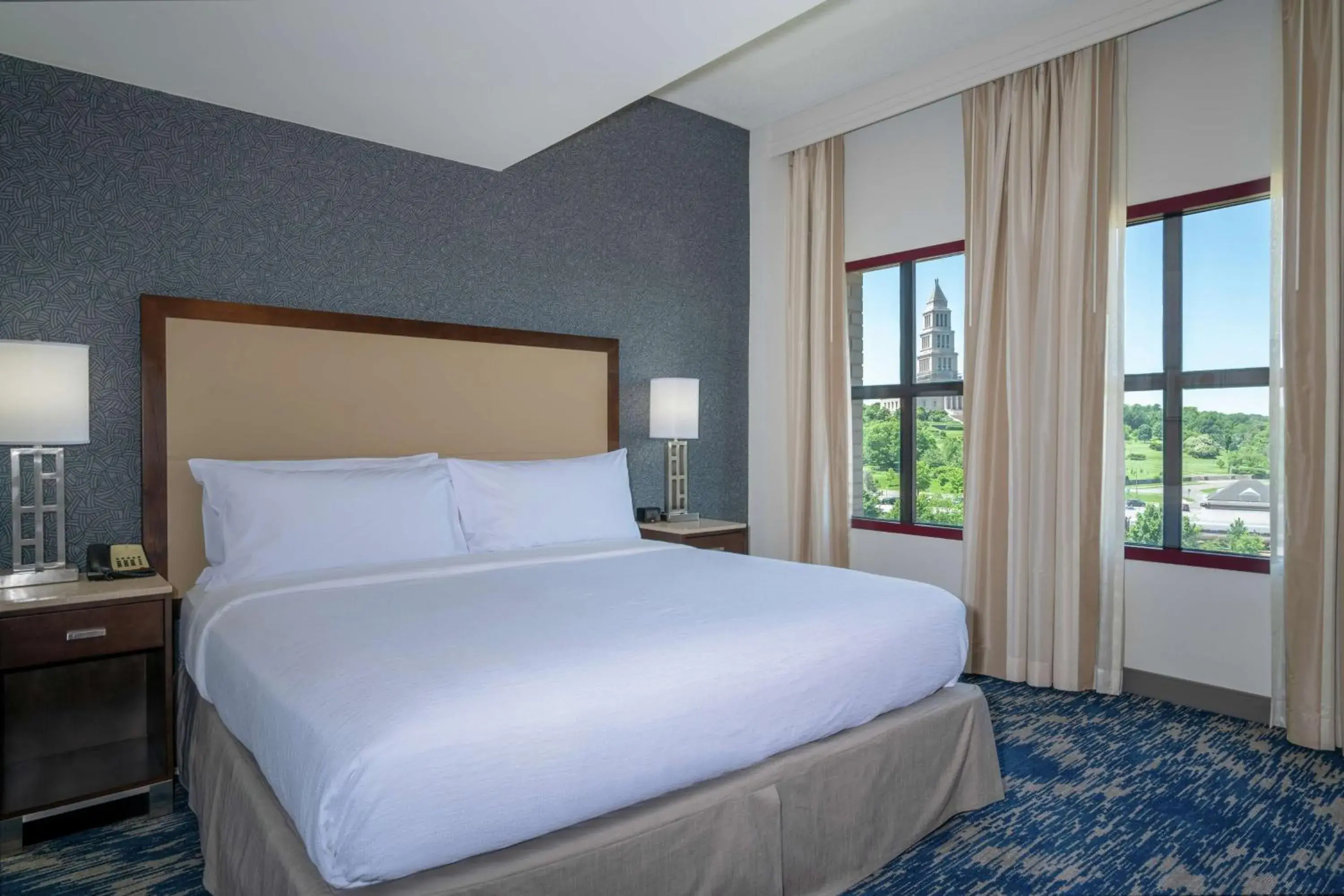 Bed in Embassy Suites by Hilton Alexandria Old Town Bed in Embassy Suites by Hilton Alexandria Old Town