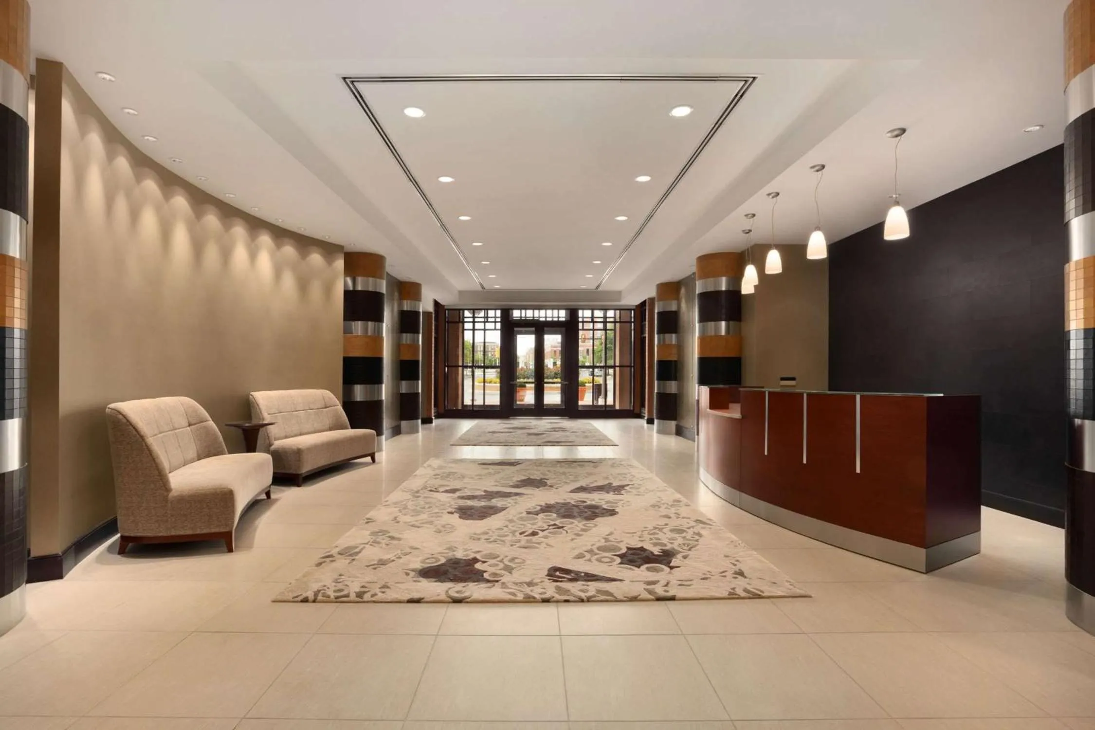 Meeting/conference room in Embassy Suites by Hilton Alexandria Old Town