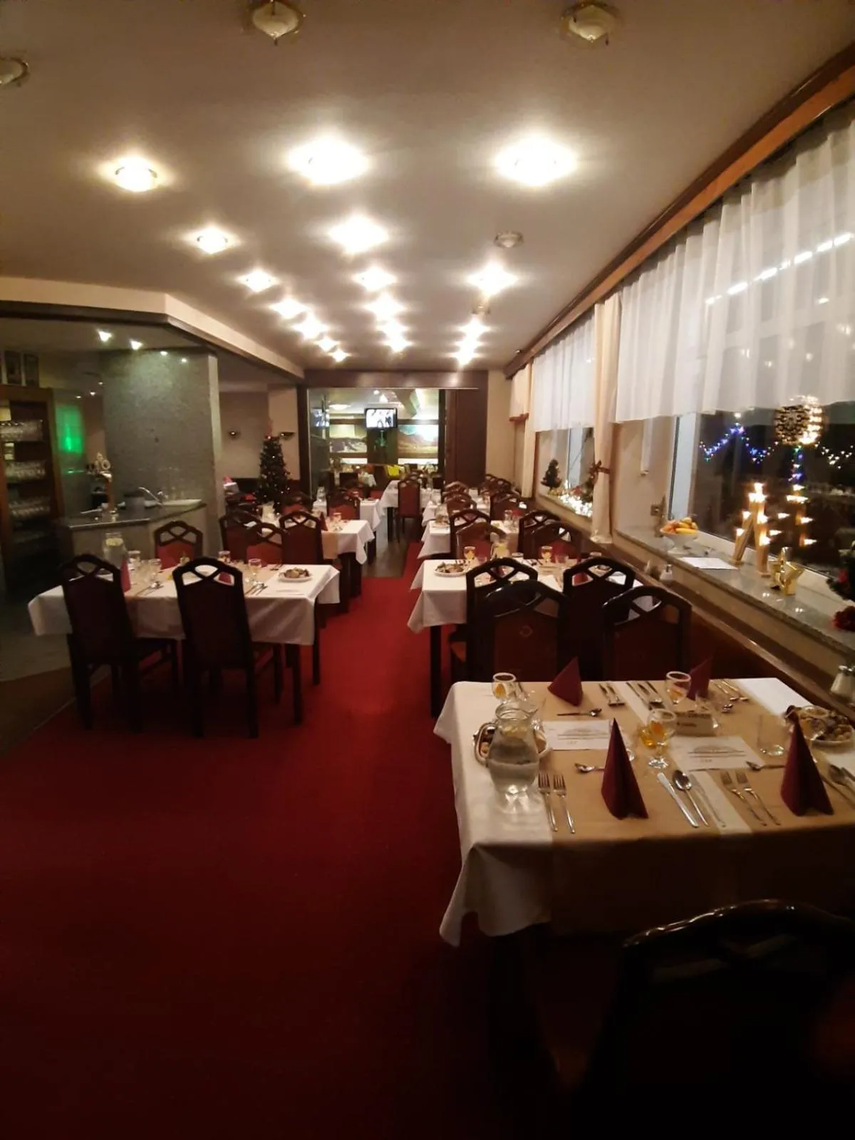 Restaurant/places to eat in Hotel Prom