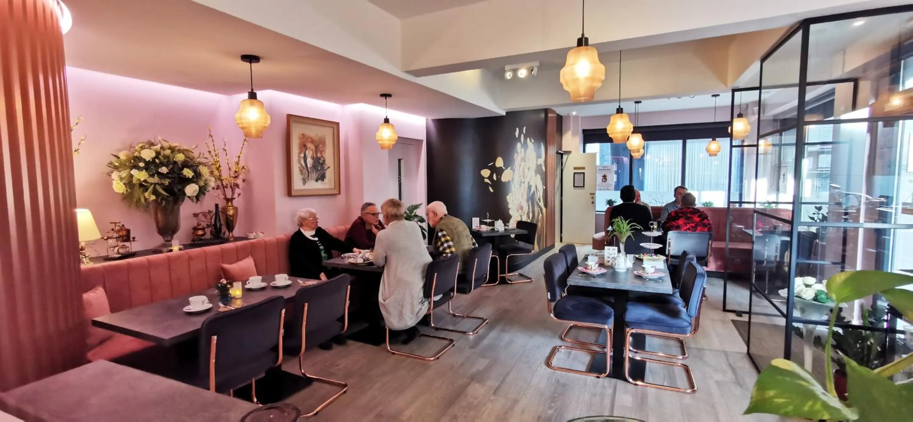 Restaurant/places to eat in Hotel Cardiff