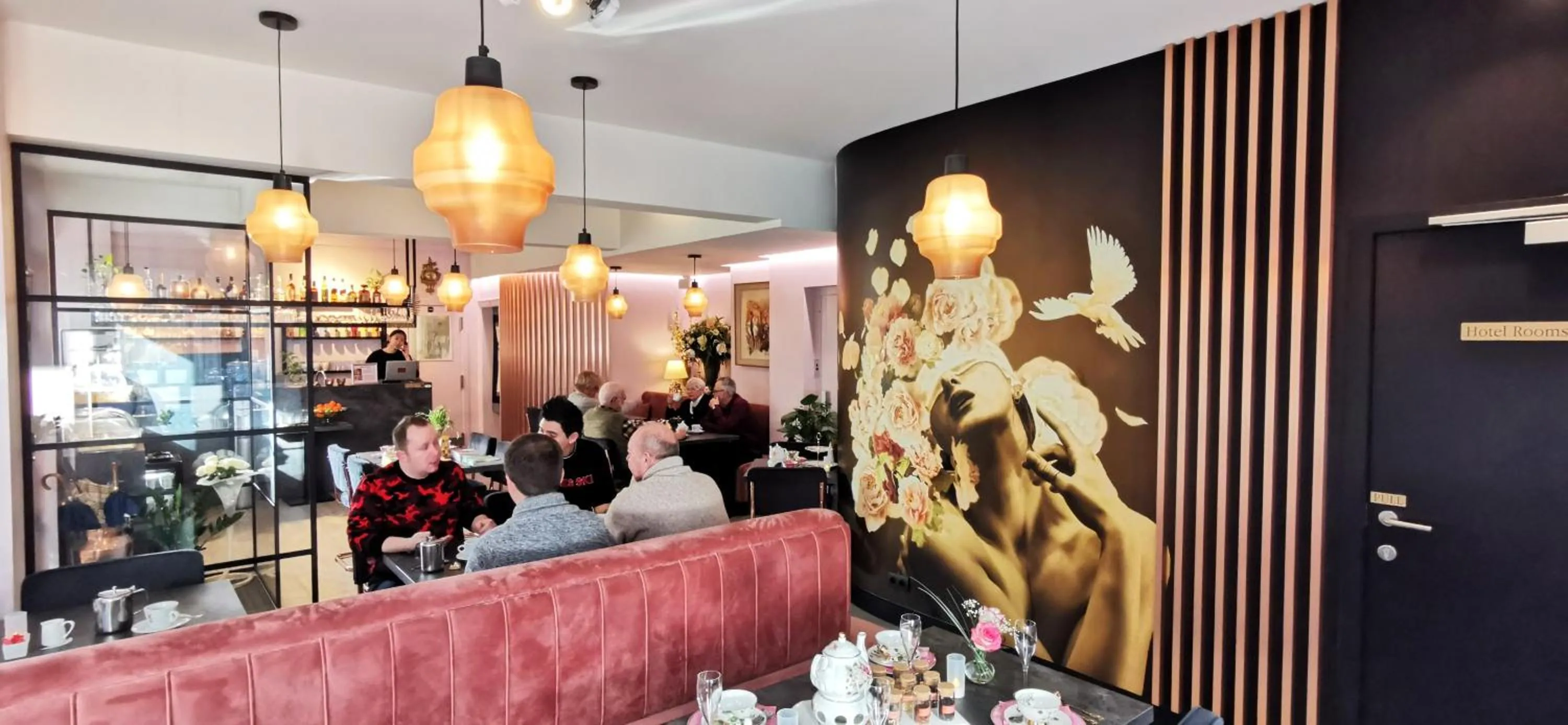 People in Hotel Cardiff