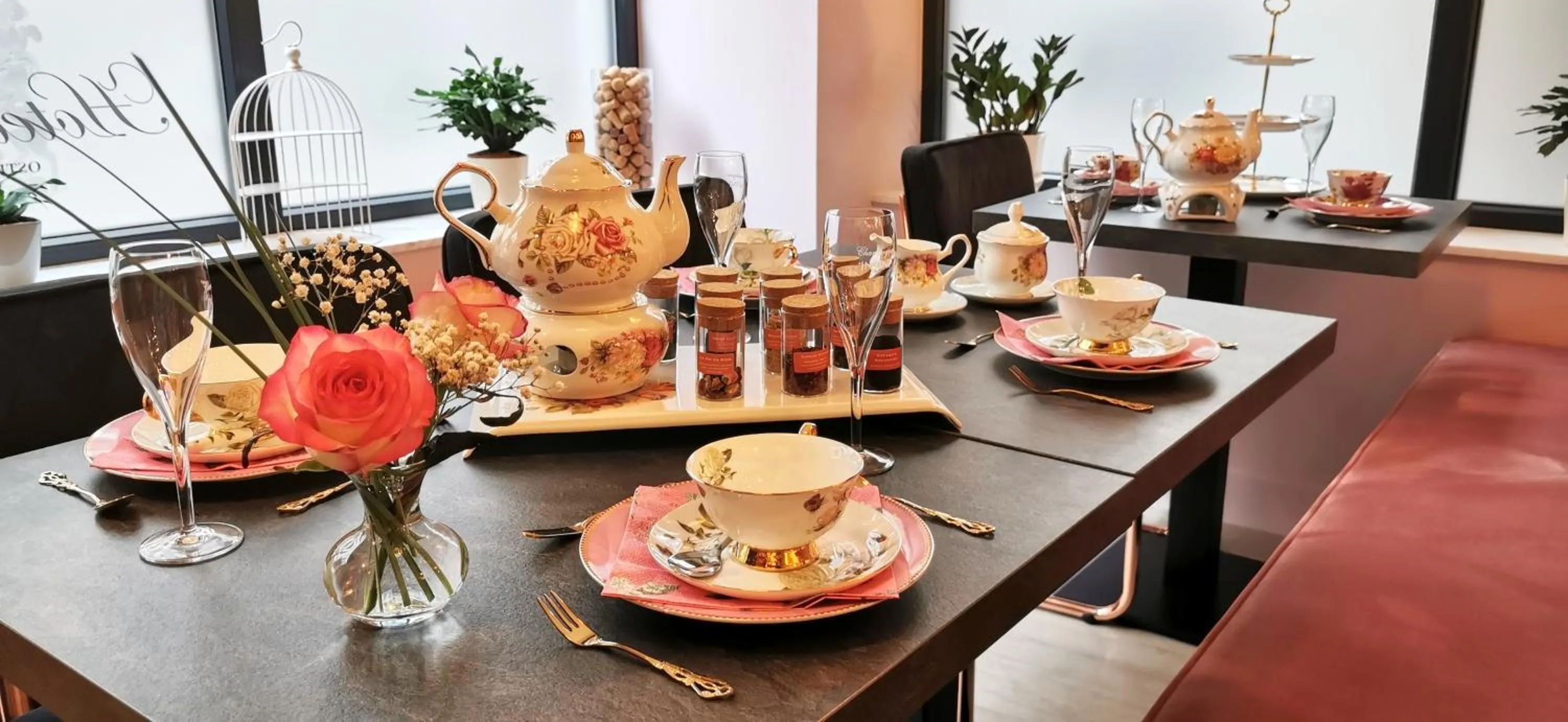 Lounge or bar in Hotel Cardiff