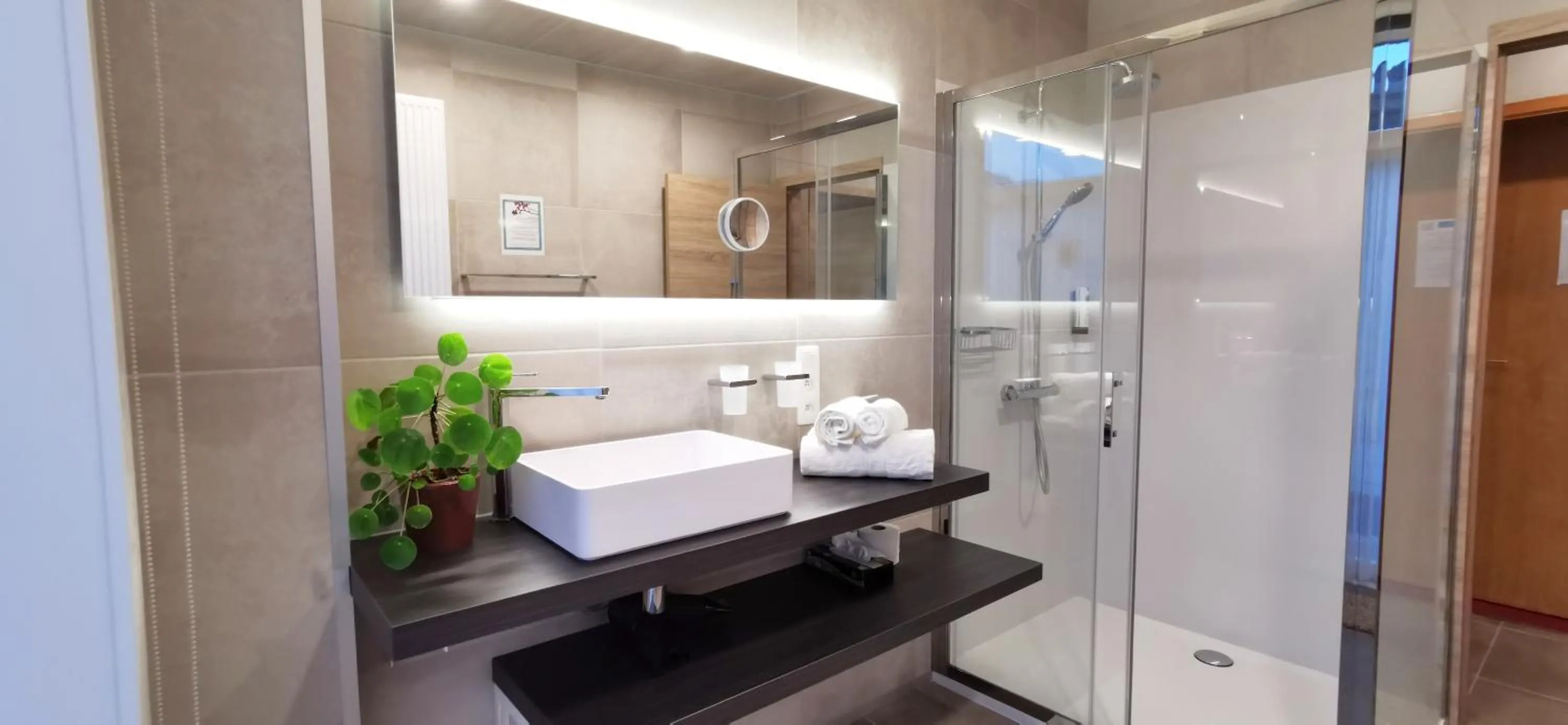 Bathroom in Hotel Cardiff