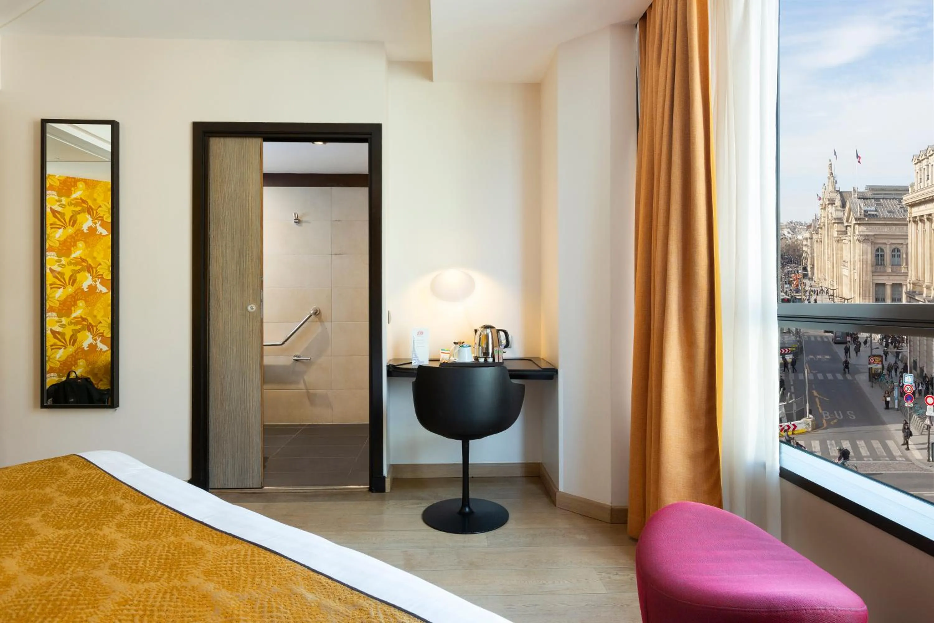 Decorative detail, Bed in Hôtel Hor Europe