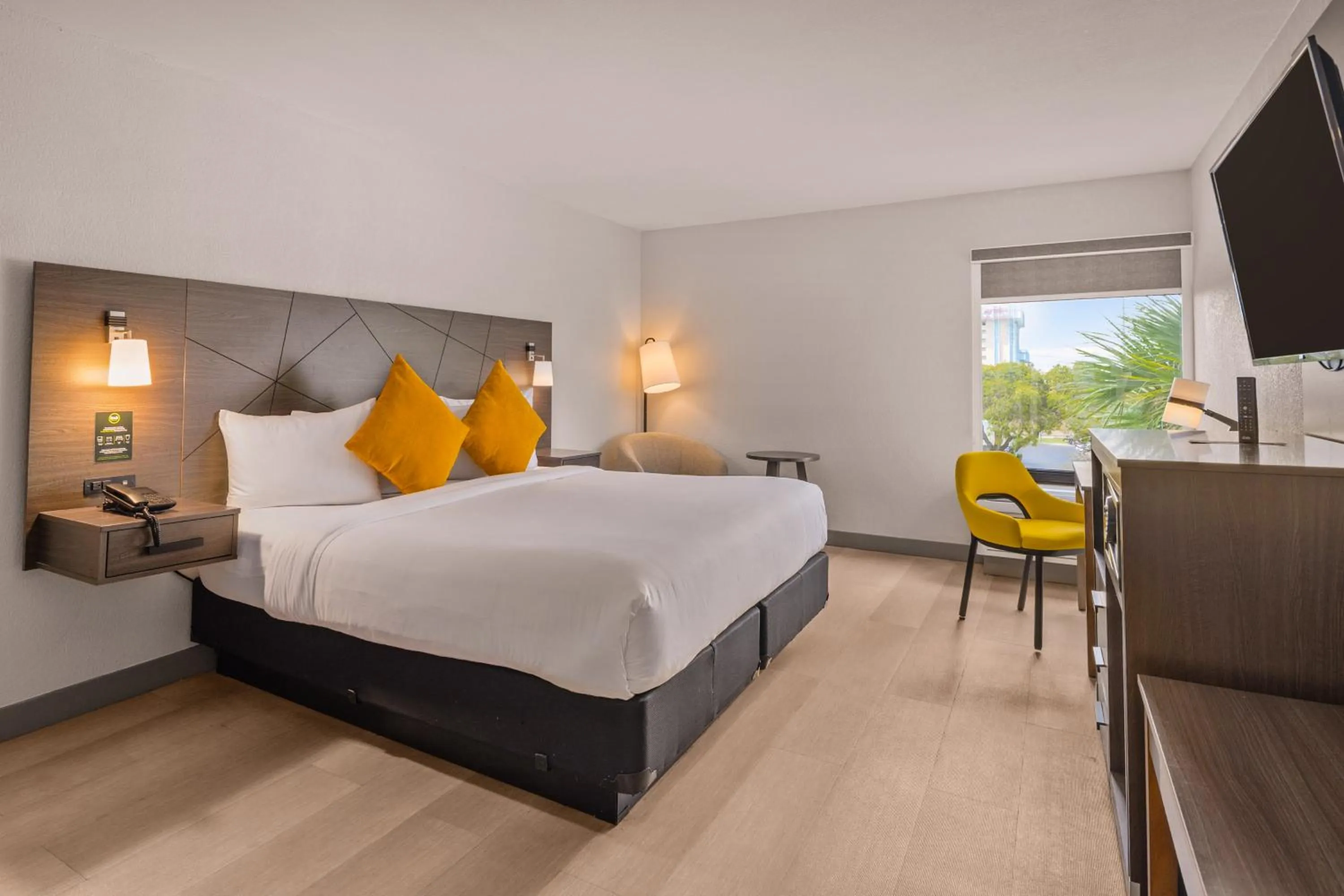 Bedroom, Bed in B&B Hotel Miami Airport