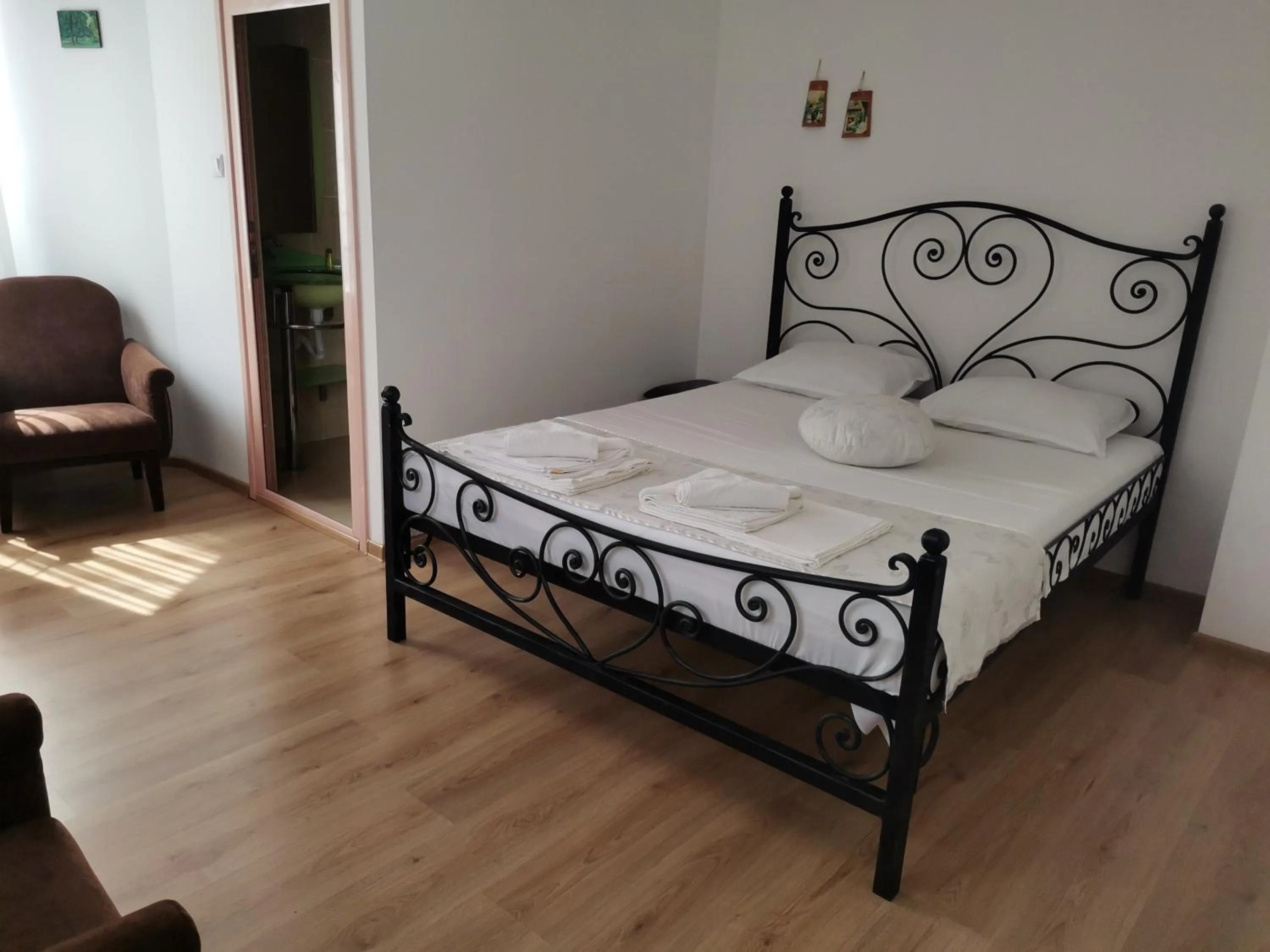 Bed in Family Hotel Rai