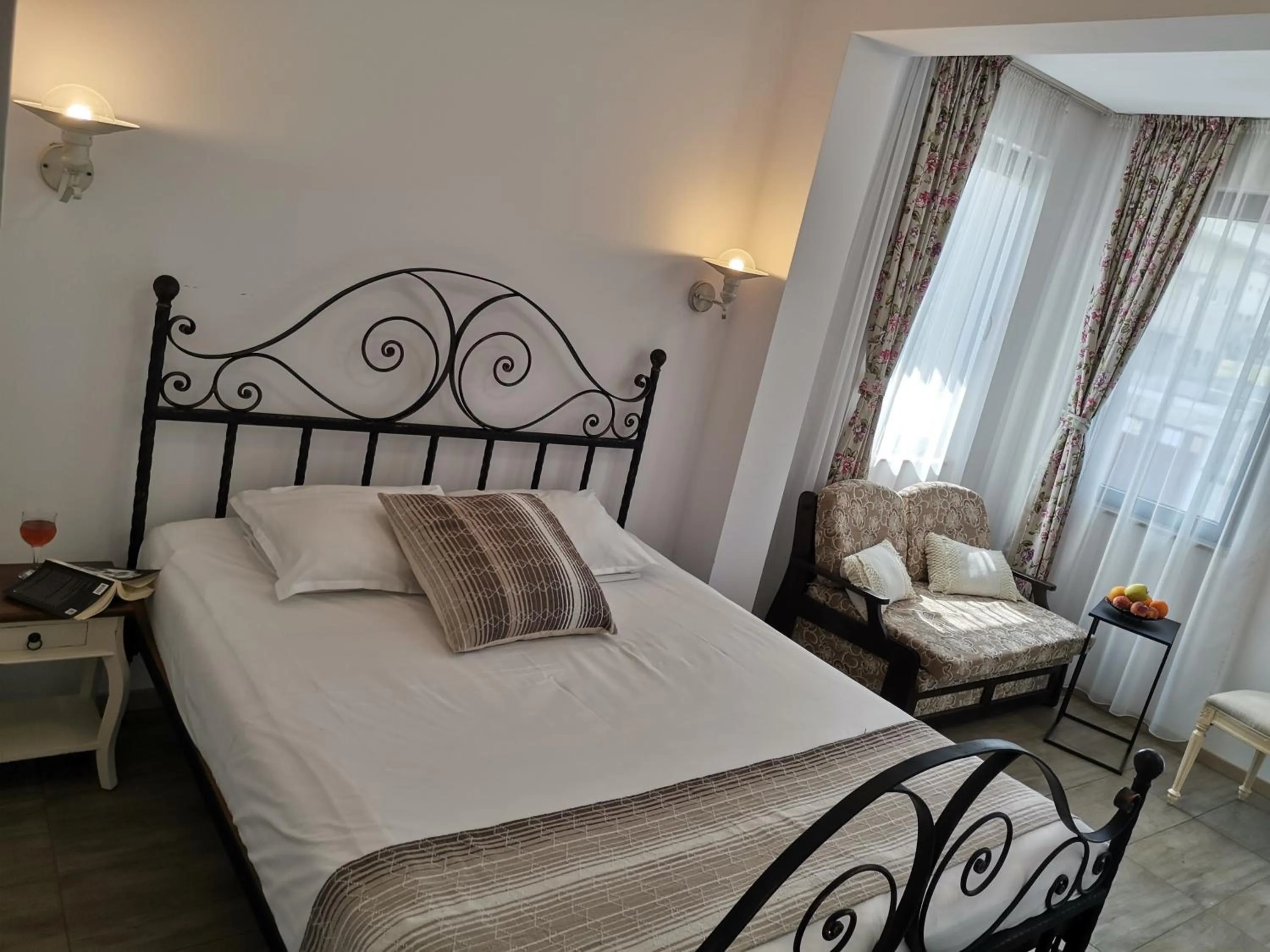 Bed in Family Hotel Rai