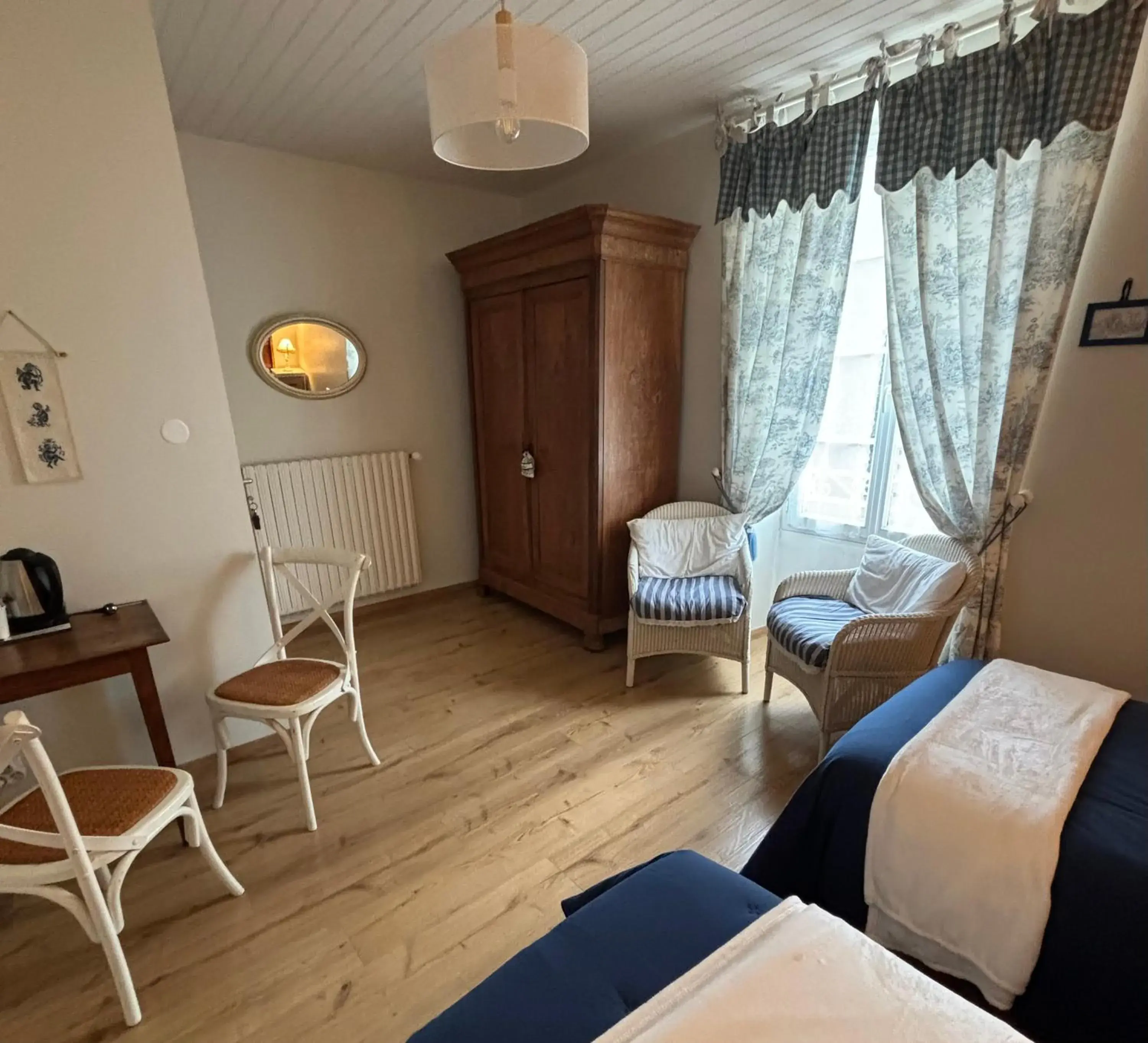Twin Room - single occupancy in Chambres d'Hôtes Le Tilleul Twin Room - single occupancy in Chambres d'Hôtes Le Tilleul
